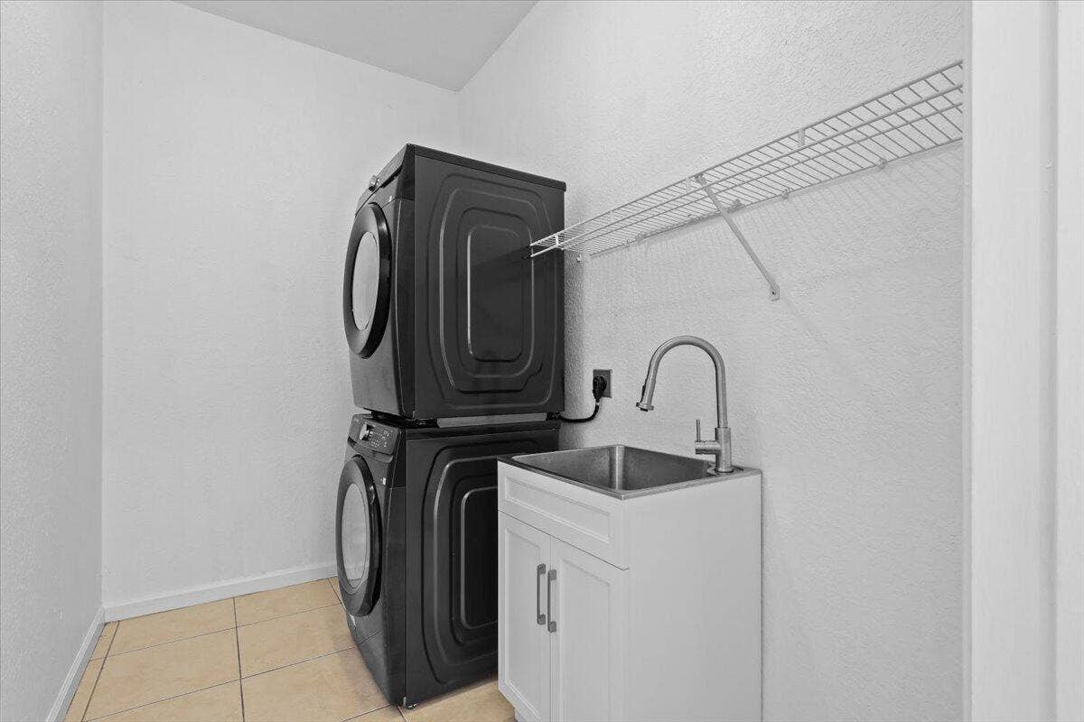 1831 Waldorf Drive E, Royal Palm Beach, FL 33411 LAUNDRY ROOM