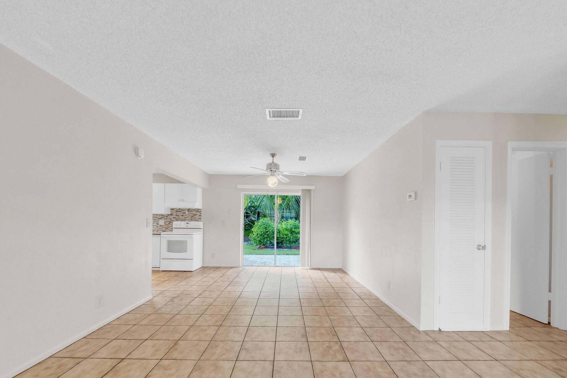 5 Dining Area (1)