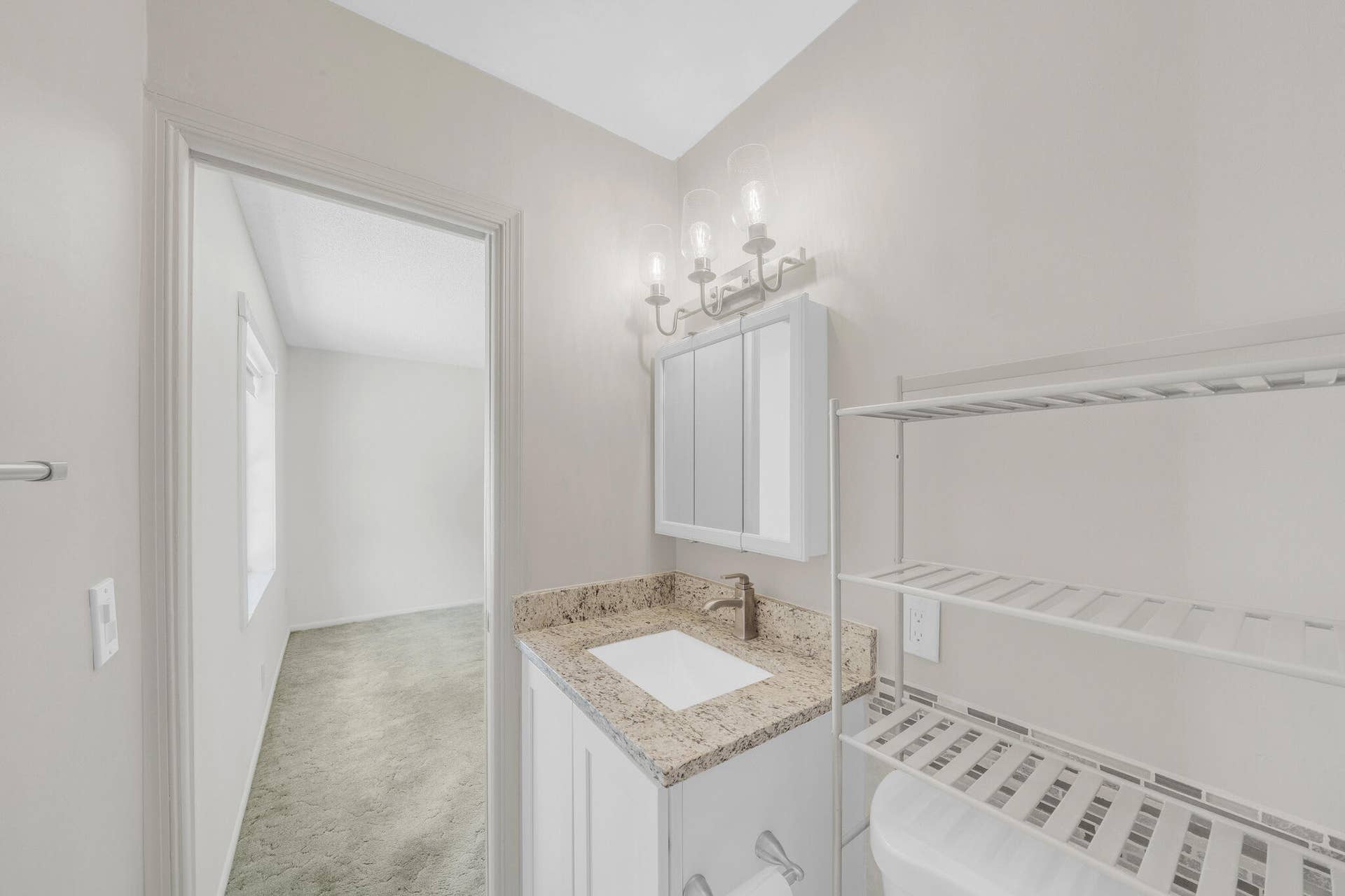 15 Primary Bathroom (2)