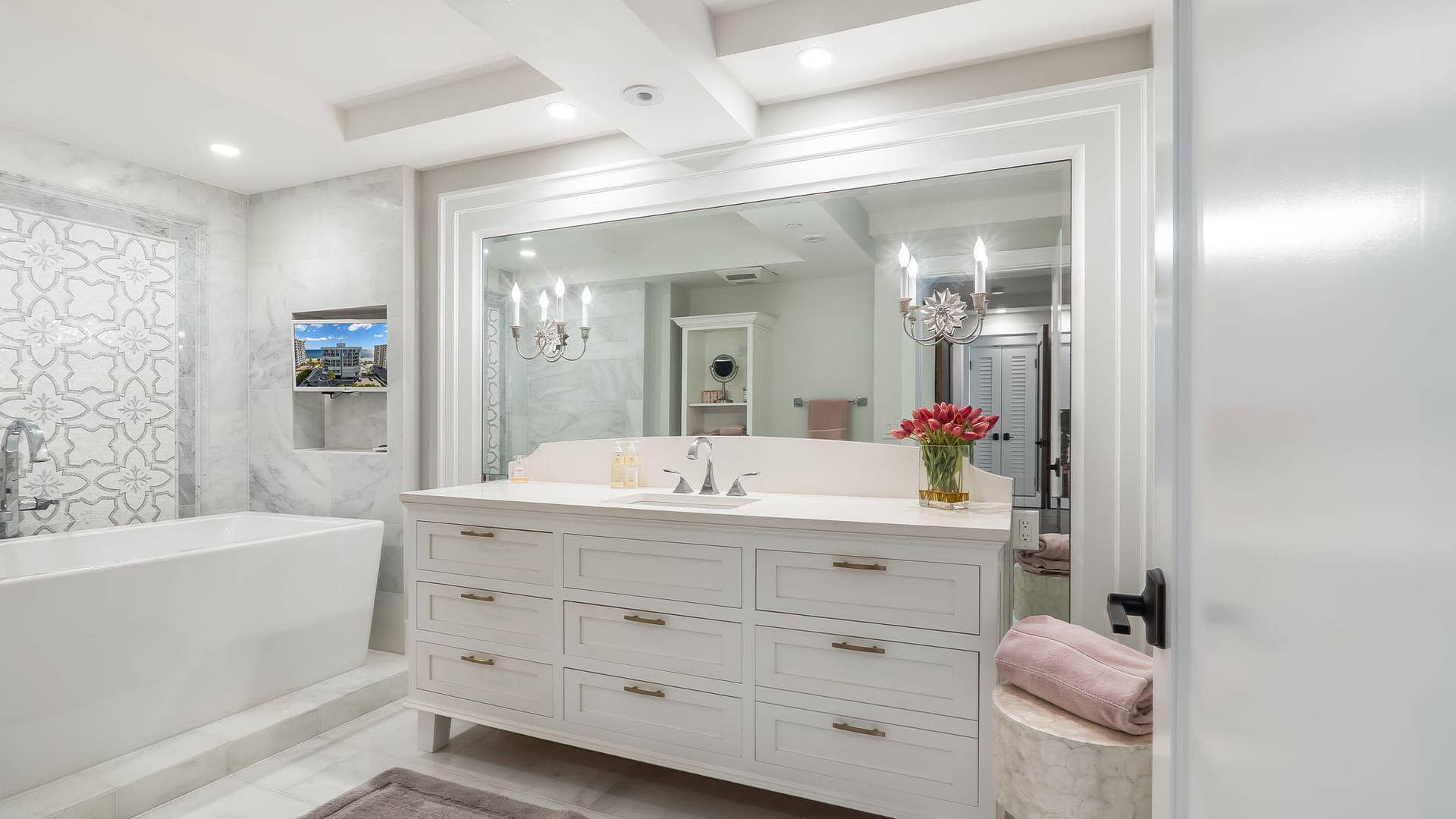 Primary Suite- Bath #1