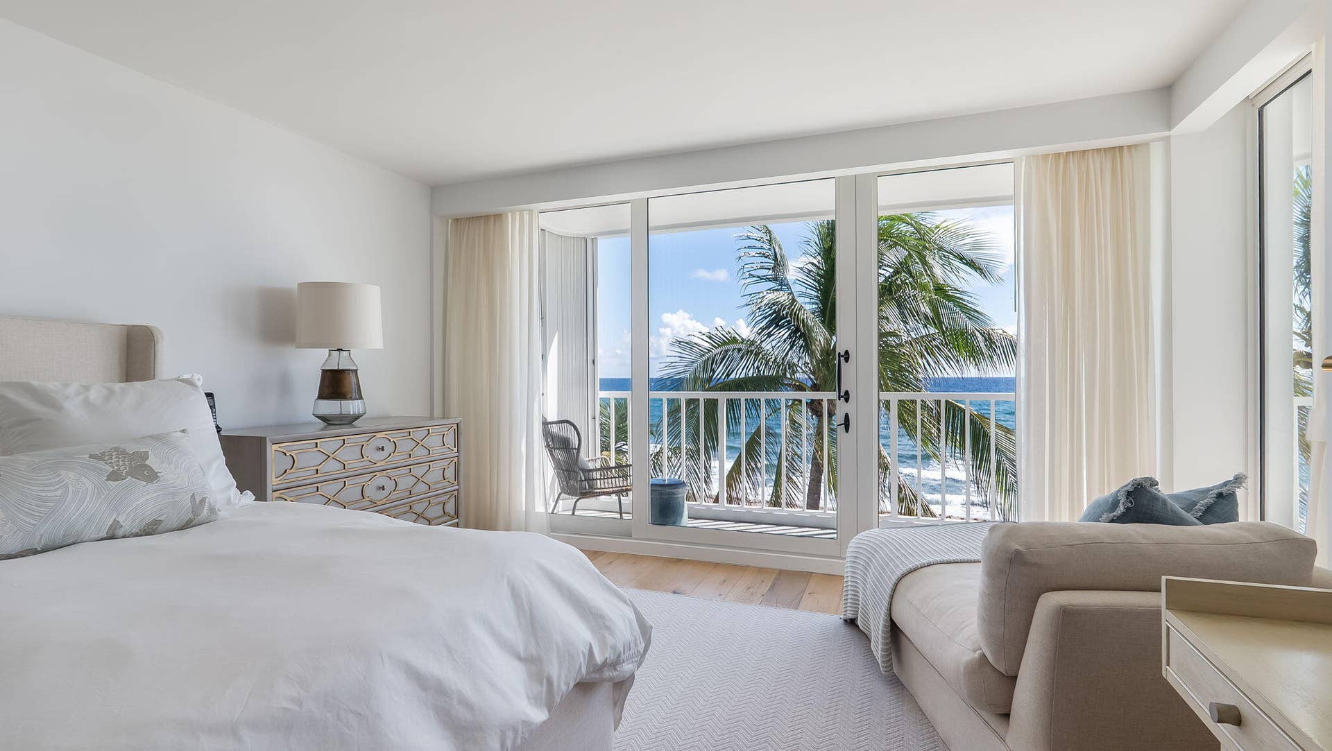 Primary Suite - Direct Oceanfront