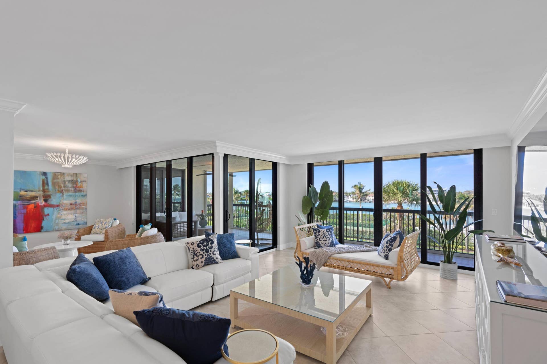 19670 Beach Road, #B303, Tequesta, Jupiter, FL 33469 Living family room