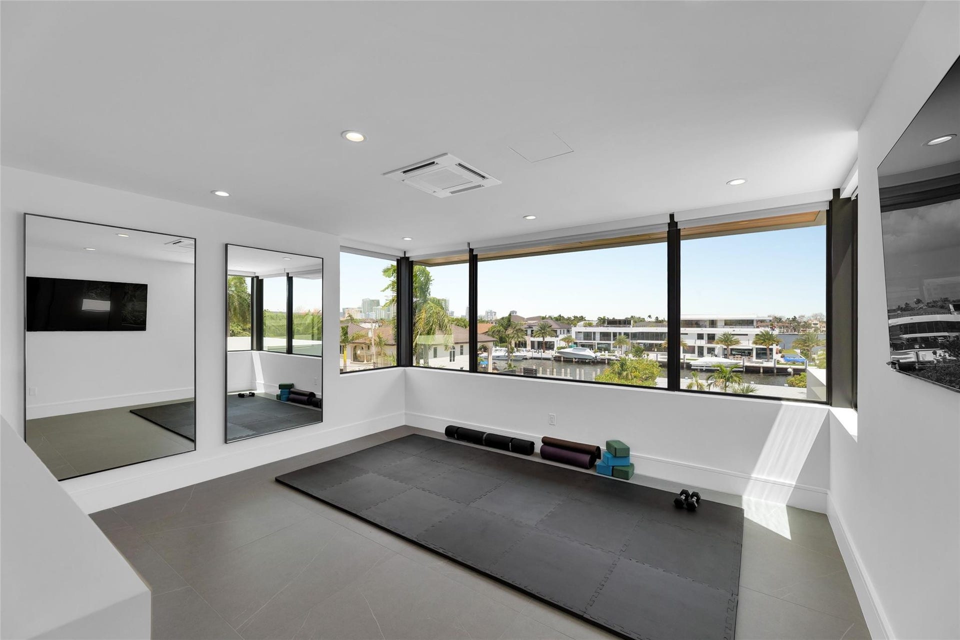 1730 SE 13th Street, Fort Lauderdale, FL 33316 3rd Floor Fitness Room