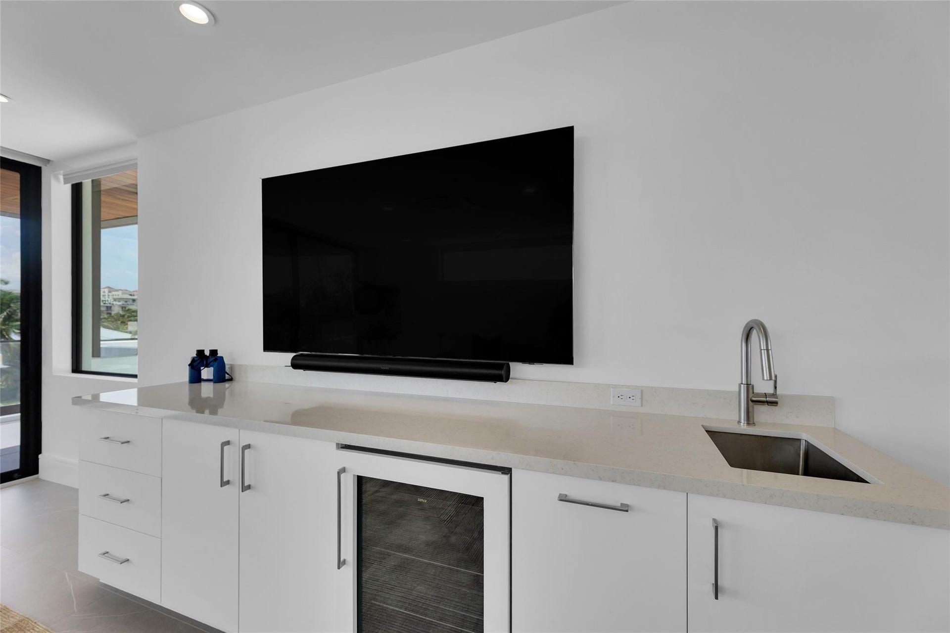 1730 SE 13th Street, Fort Lauderdale, FL 33316 3rd Floor Den w/ Kitchenette & expansive balcony.