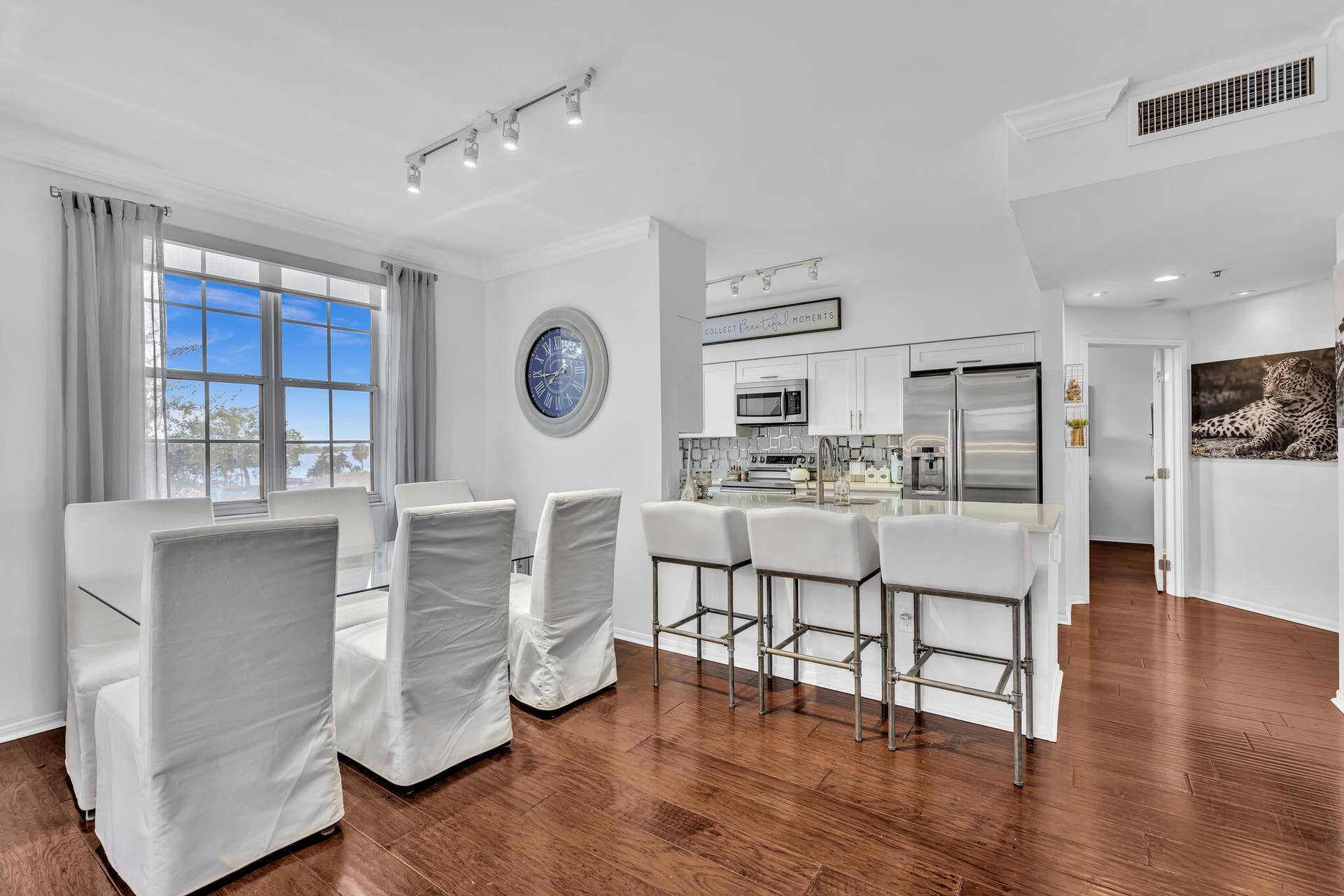 616 Clearwater Park Road, #213, West Palm Beach, FL 33401 Living/Dining