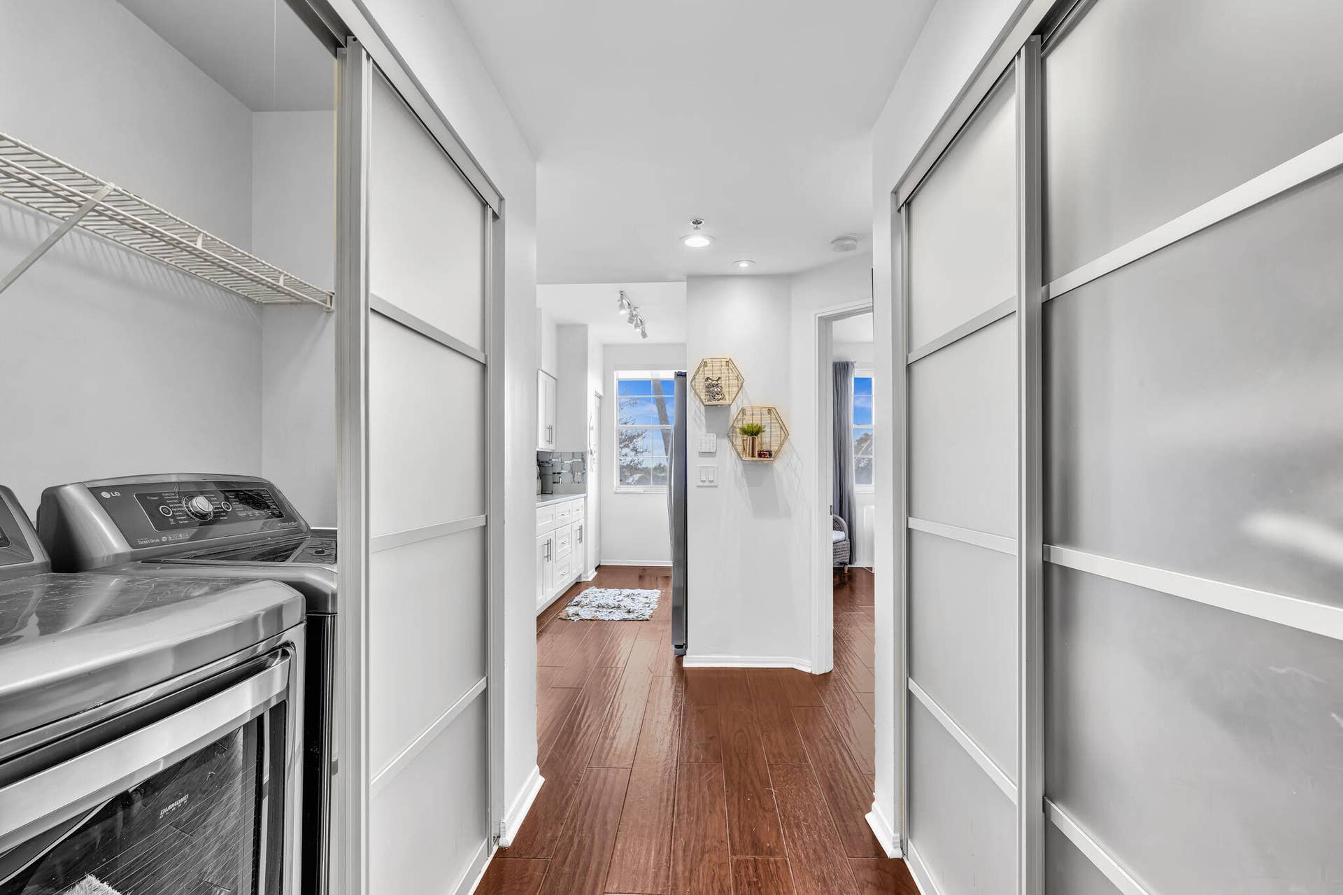 616 Clearwater Park Road, #213, West Palm Beach, FL 33401 Laundry/shelves