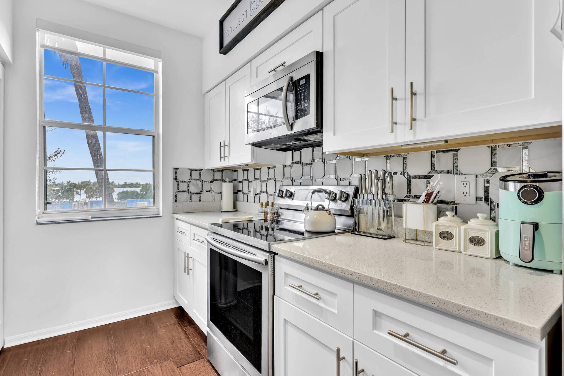 616 Clearwater Park Road, #213, West Palm Beach, FL 33401 Kitchen