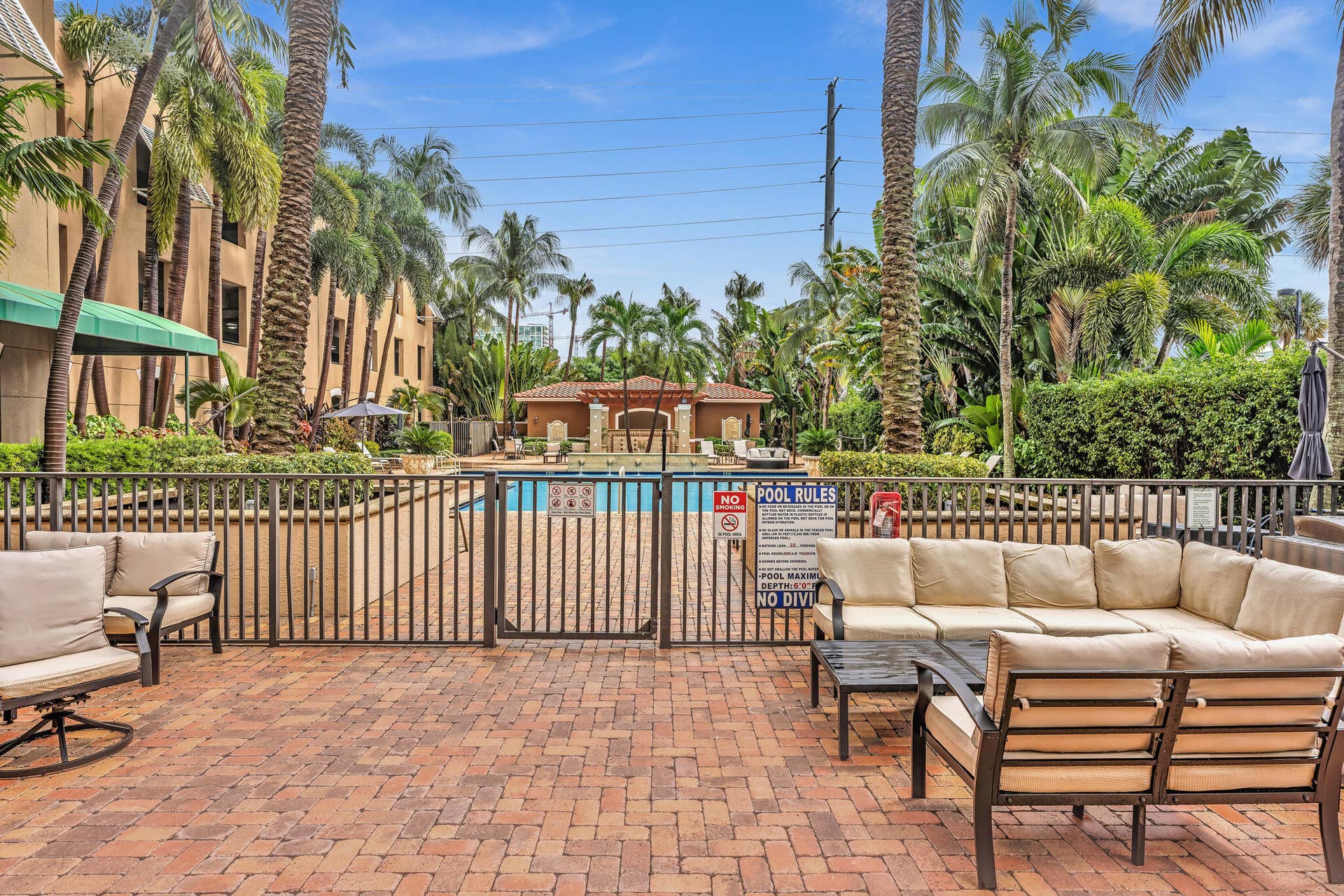 616 Clearwater Park Road, #213, West Palm Beach, FL 33401 Grill Area