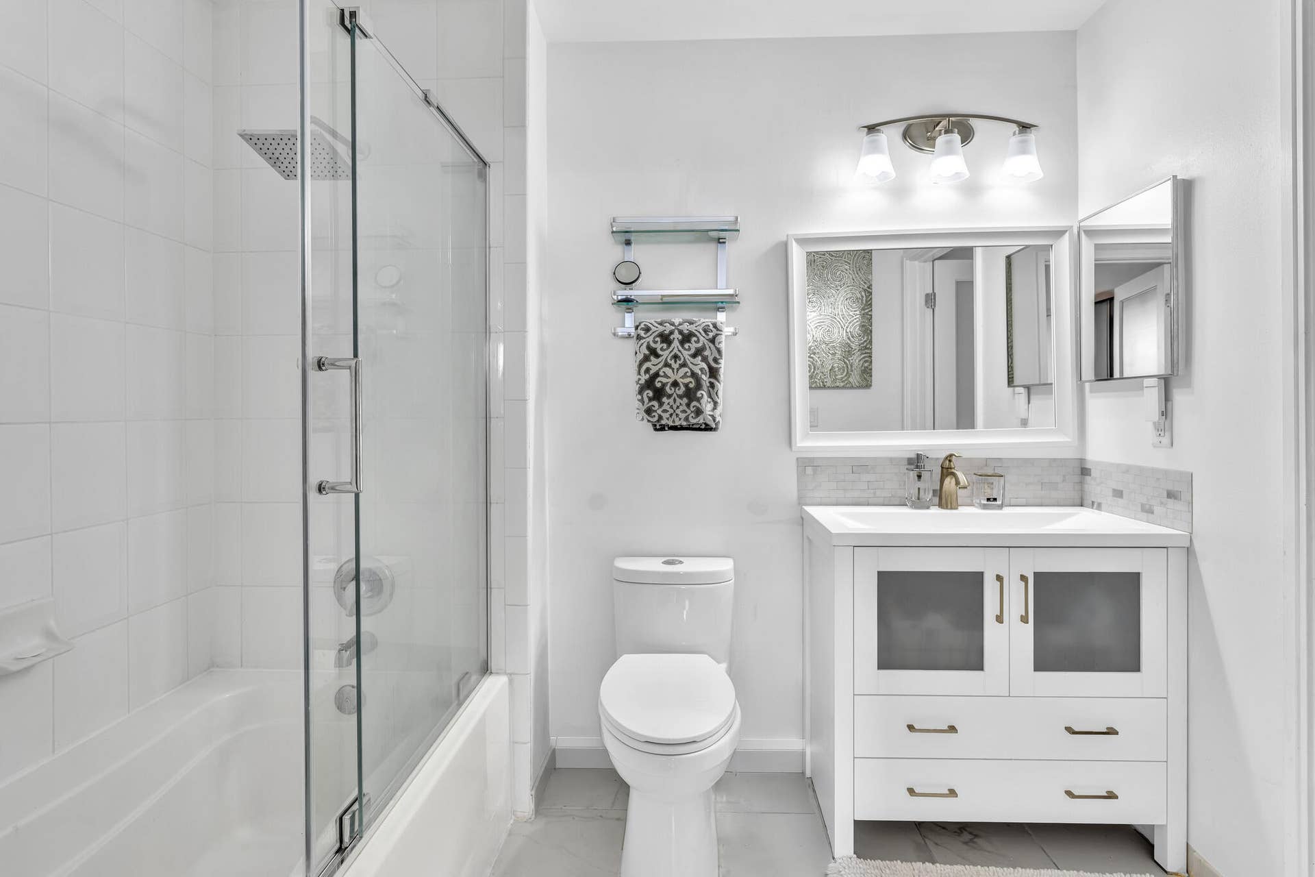 616 Clearwater Park Road, #213, West Palm Beach, FL 33401 Bathroom 2