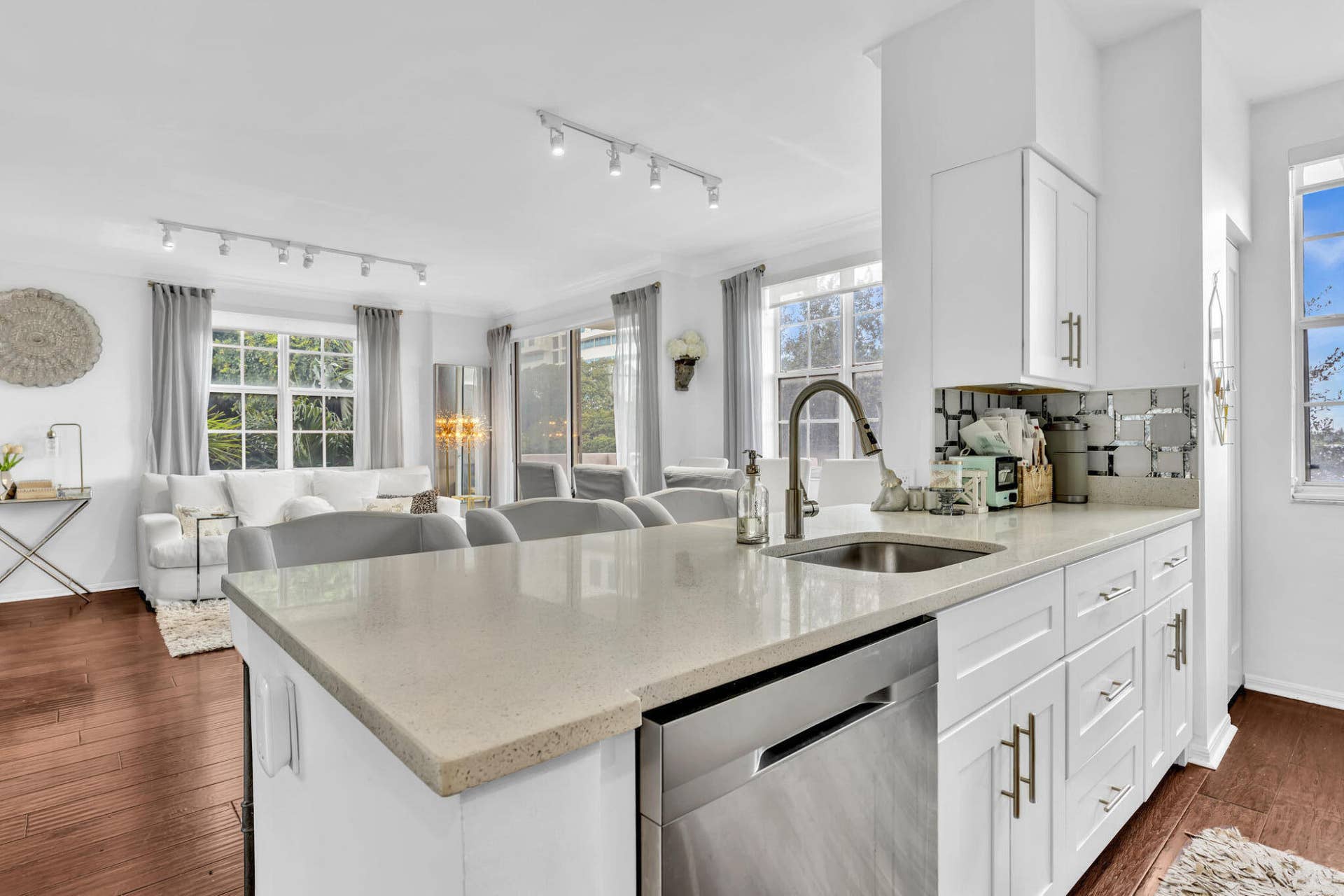616 Clearwater Park Road, #213, West Palm Beach, FL 33401 Kitchen