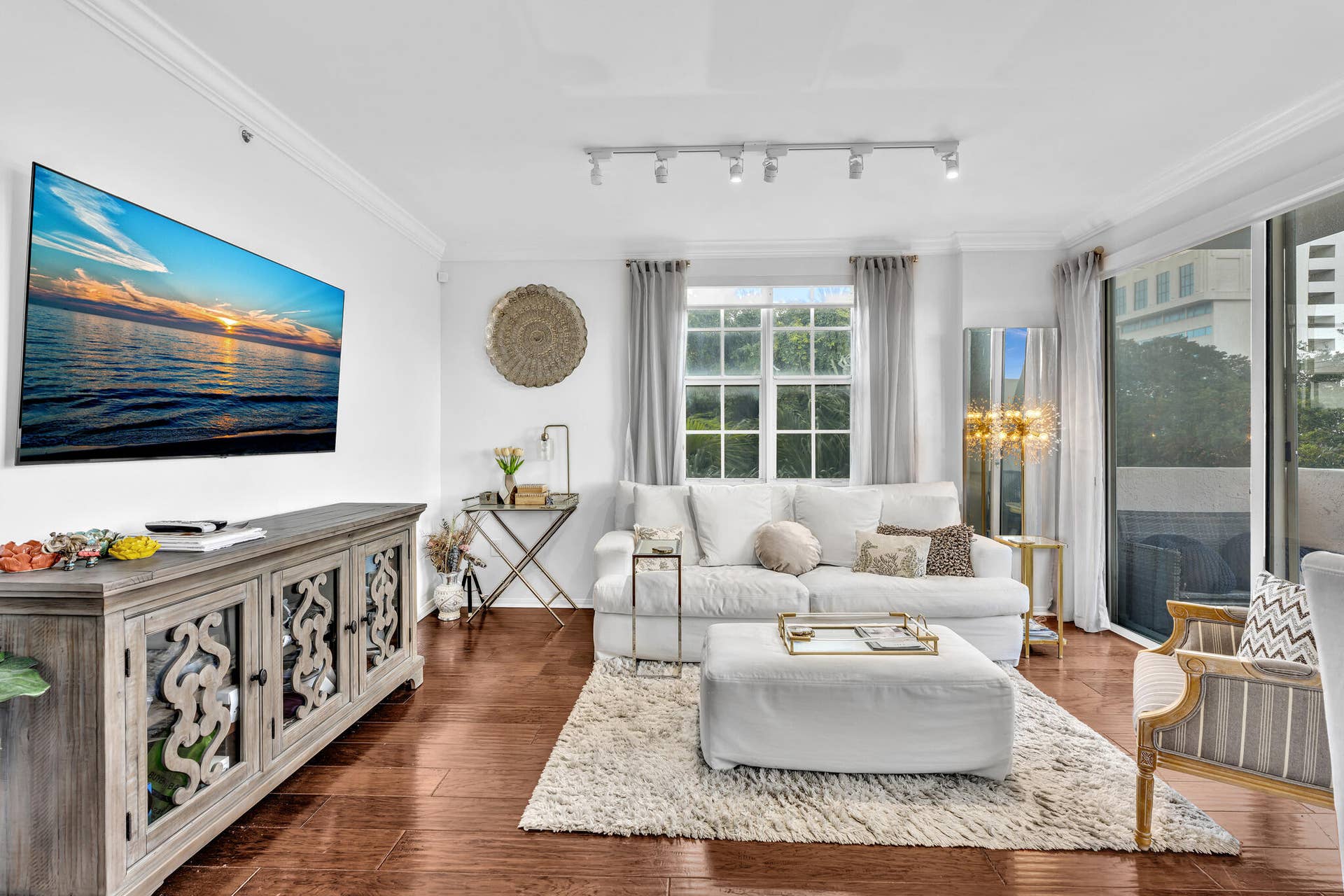 616 Clearwater Park Road, #213, West Palm Beach, FL 33401 Living