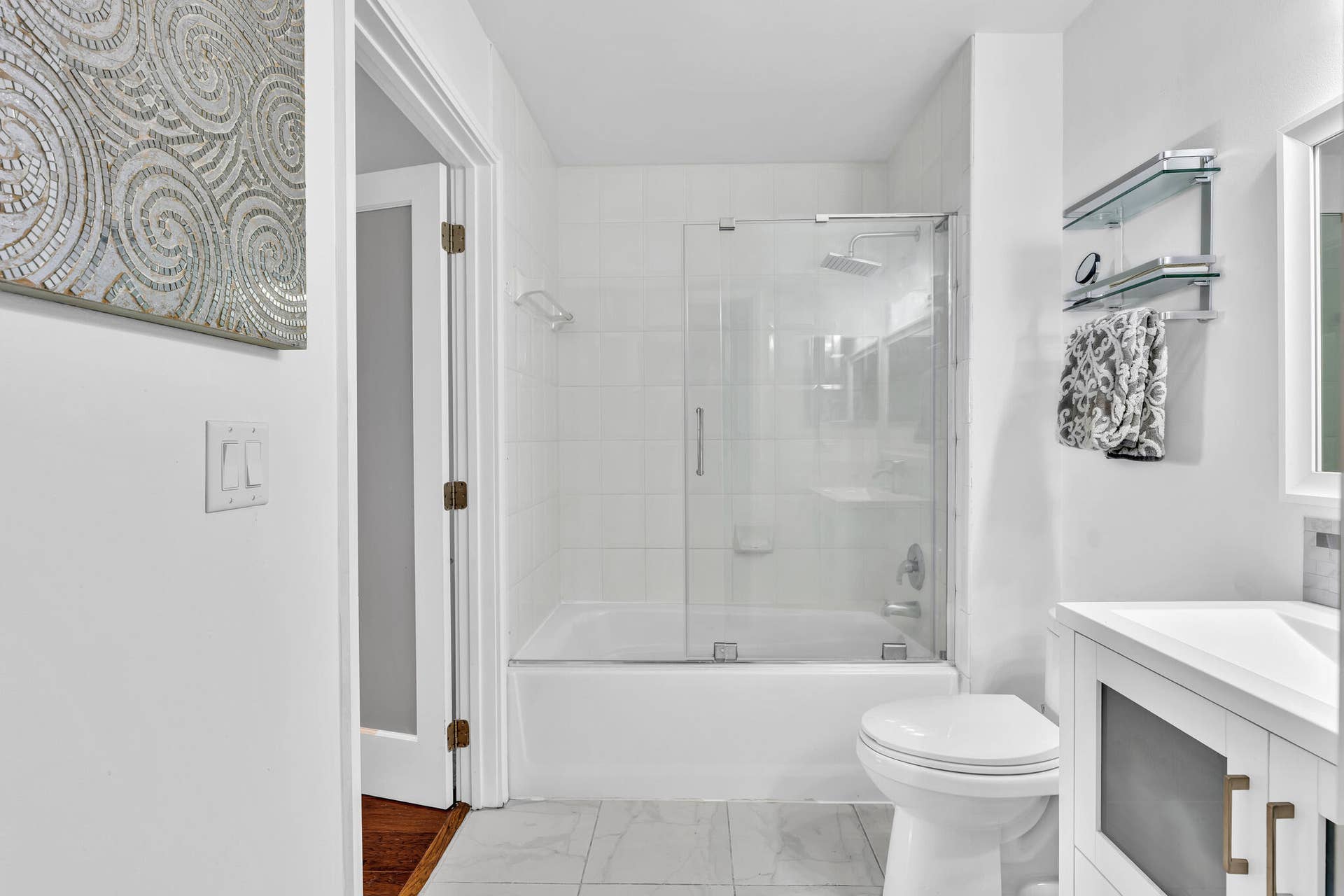 616 Clearwater Park Road, #213, West Palm Beach, FL 33401 Bathroom 2