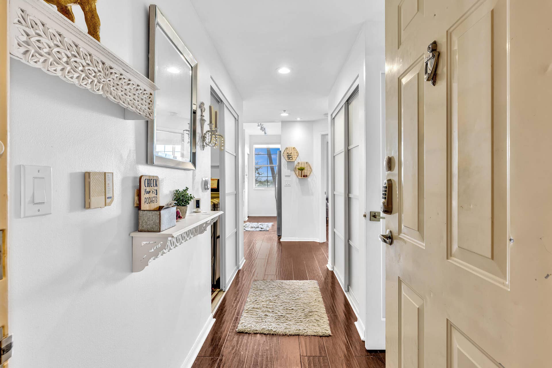 616 Clearwater Park Road, #213, West Palm Beach, FL 33401 Hallway