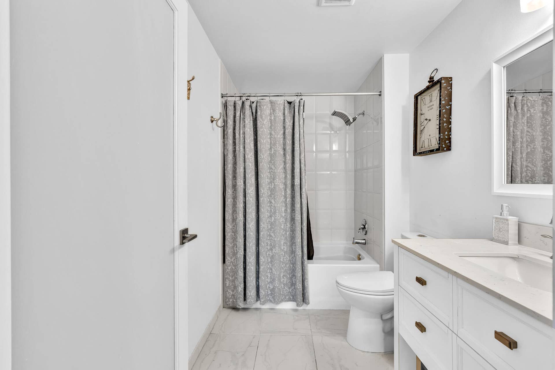 616 Clearwater Park Road, #213, West Palm Beach, FL 33401 Primary Bathroom