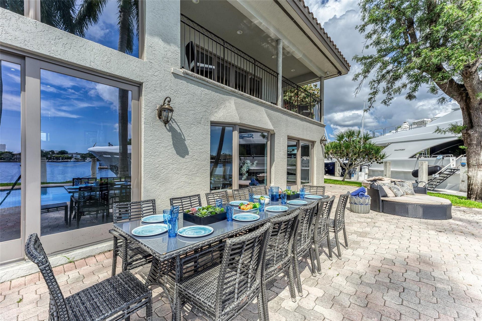 616 1st Key Drive, Fort Lauderdale, FL 33304 Outdoor waterfront Point Lot with pool area with outdoor dining, lounge chairs, BBQ & siting area.
