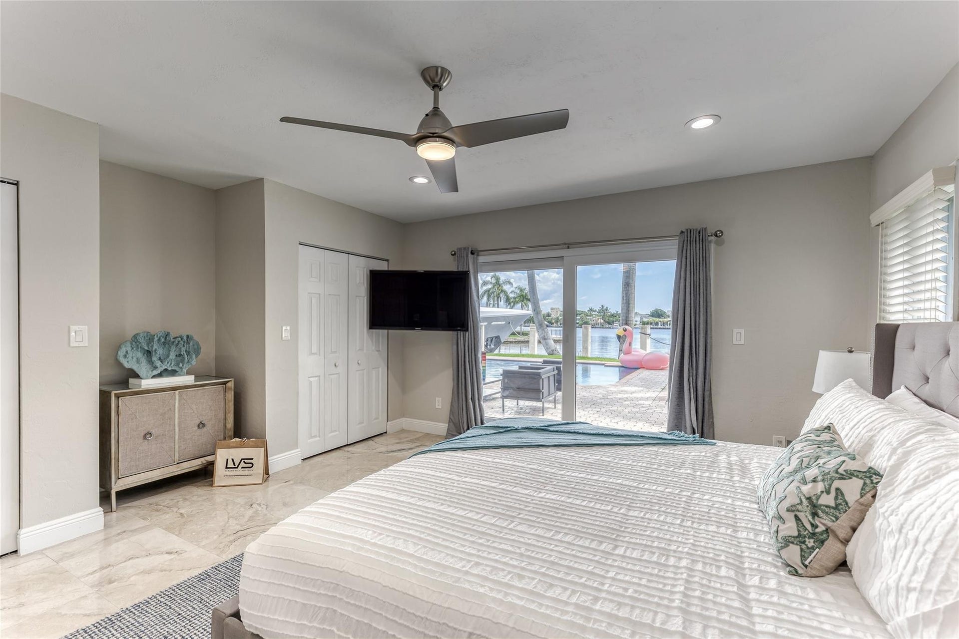 616 1st Key Drive, Fort Lauderdale, FL 33304 BEDROOM #5 (Downstairs) exits to Pool King Size Bed Jack n Jill Bathroom Smart TV