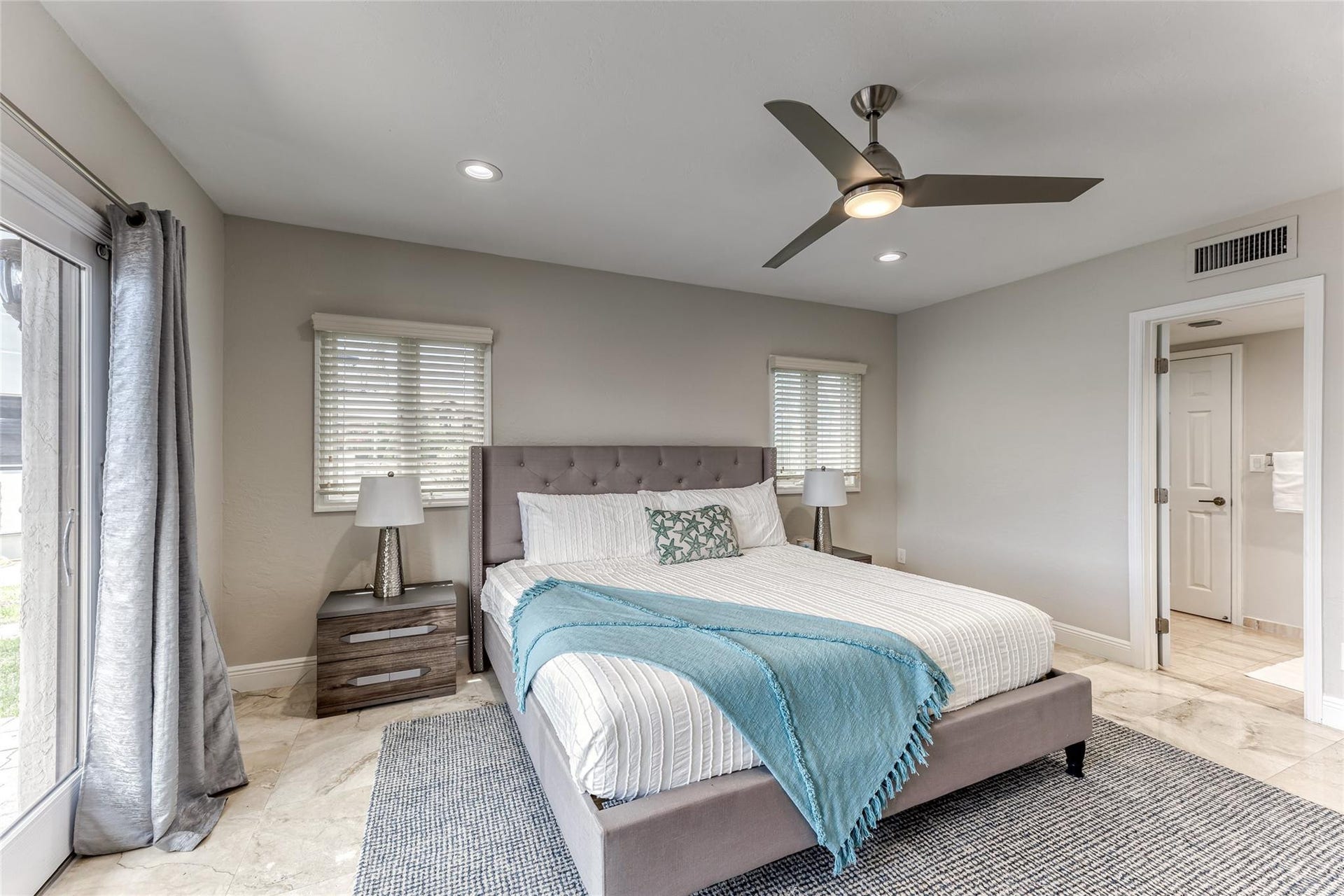 616 1st Key Drive, Fort Lauderdale, FL 33304 BEDROOM #5 (Downstairs) exits to Pool King Size Bed Jack n Jill Bathroom Smart TV