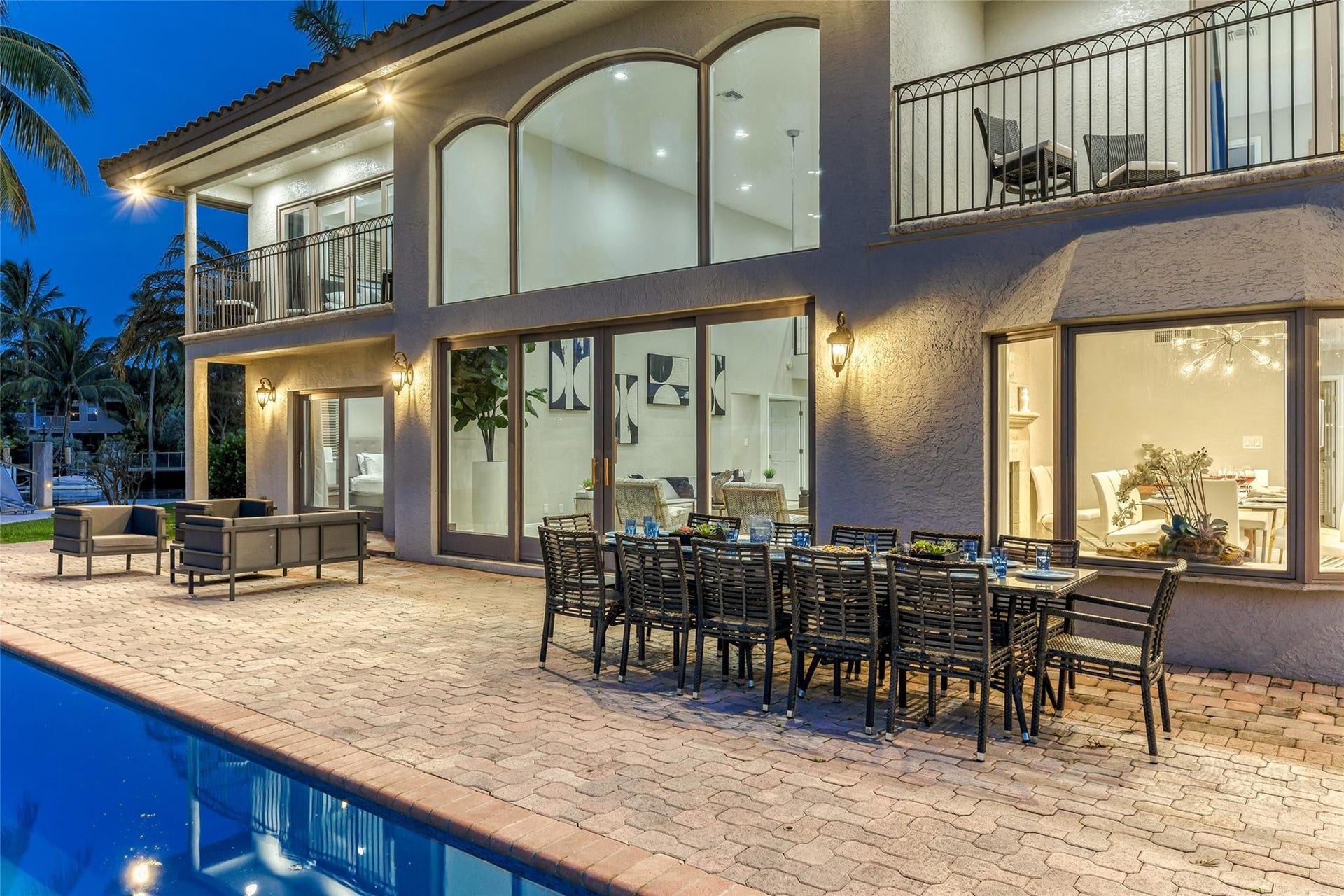 616 1st Key Drive, Fort Lauderdale, FL 33304 Outdoor waterfront Point Lot with pool area with outdoor dining, lounge chairs, BBQ & siting area.