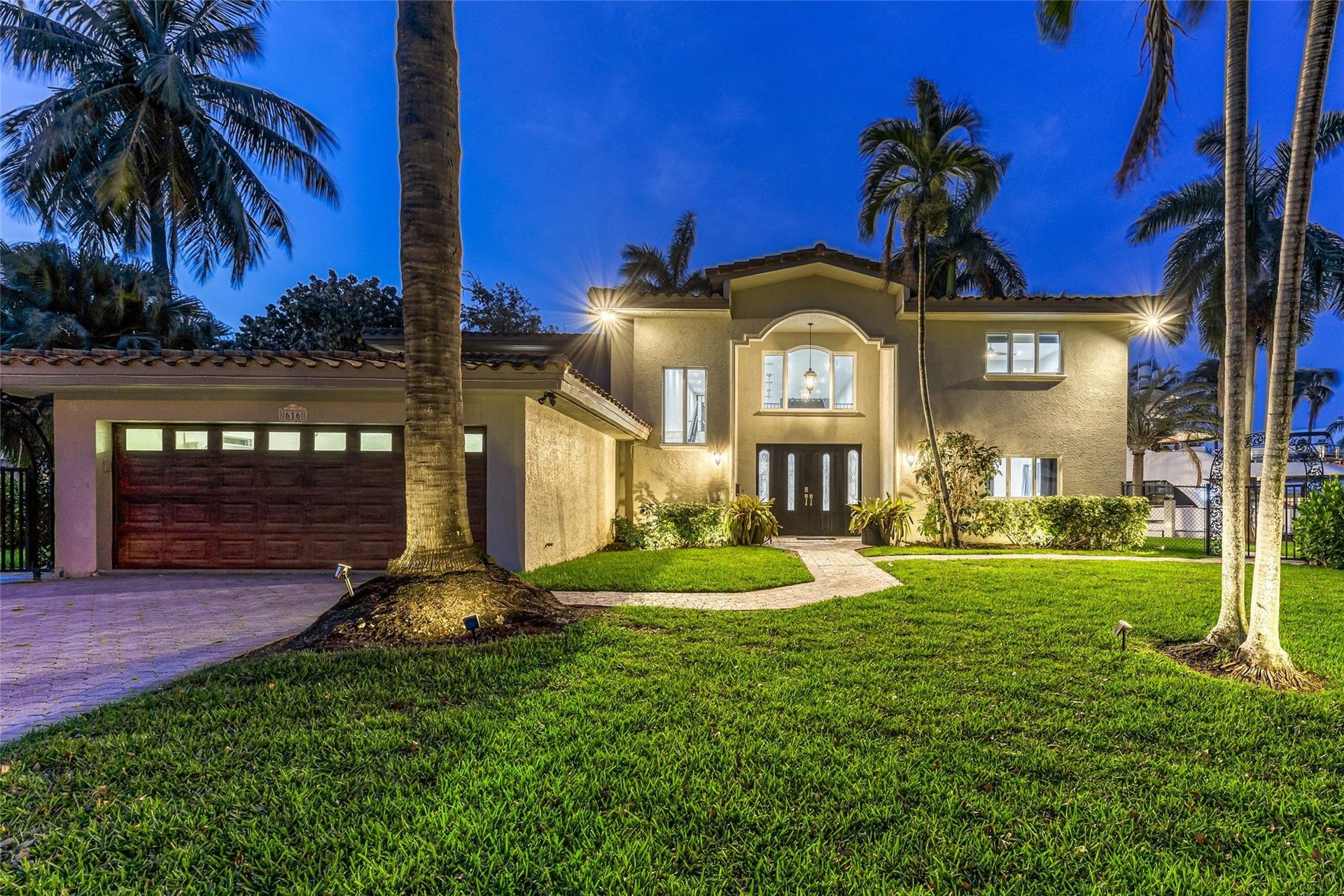616 1st Key Drive, Fort Lauderdale, FL 33304 Villa Key is an expansive LUXE Waterfront Point Lot on Sunrise Key Island