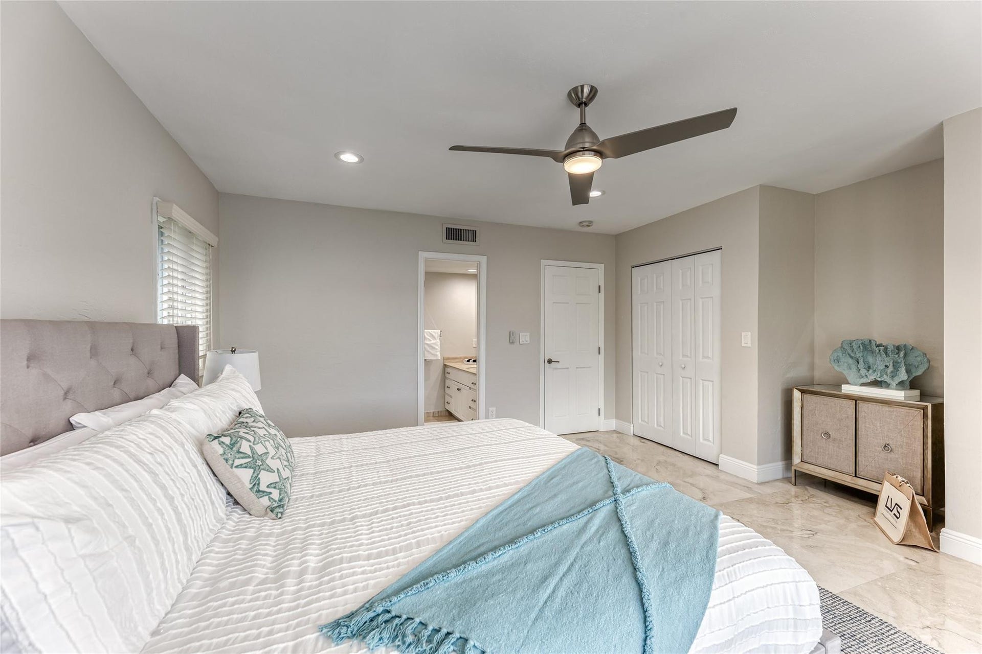 616 1st Key Drive, Fort Lauderdale, FL 33304 BEDROOM #5 (Downstairs) exits to Pool King Size Bed Jack n Jill Bathroom Smart TV