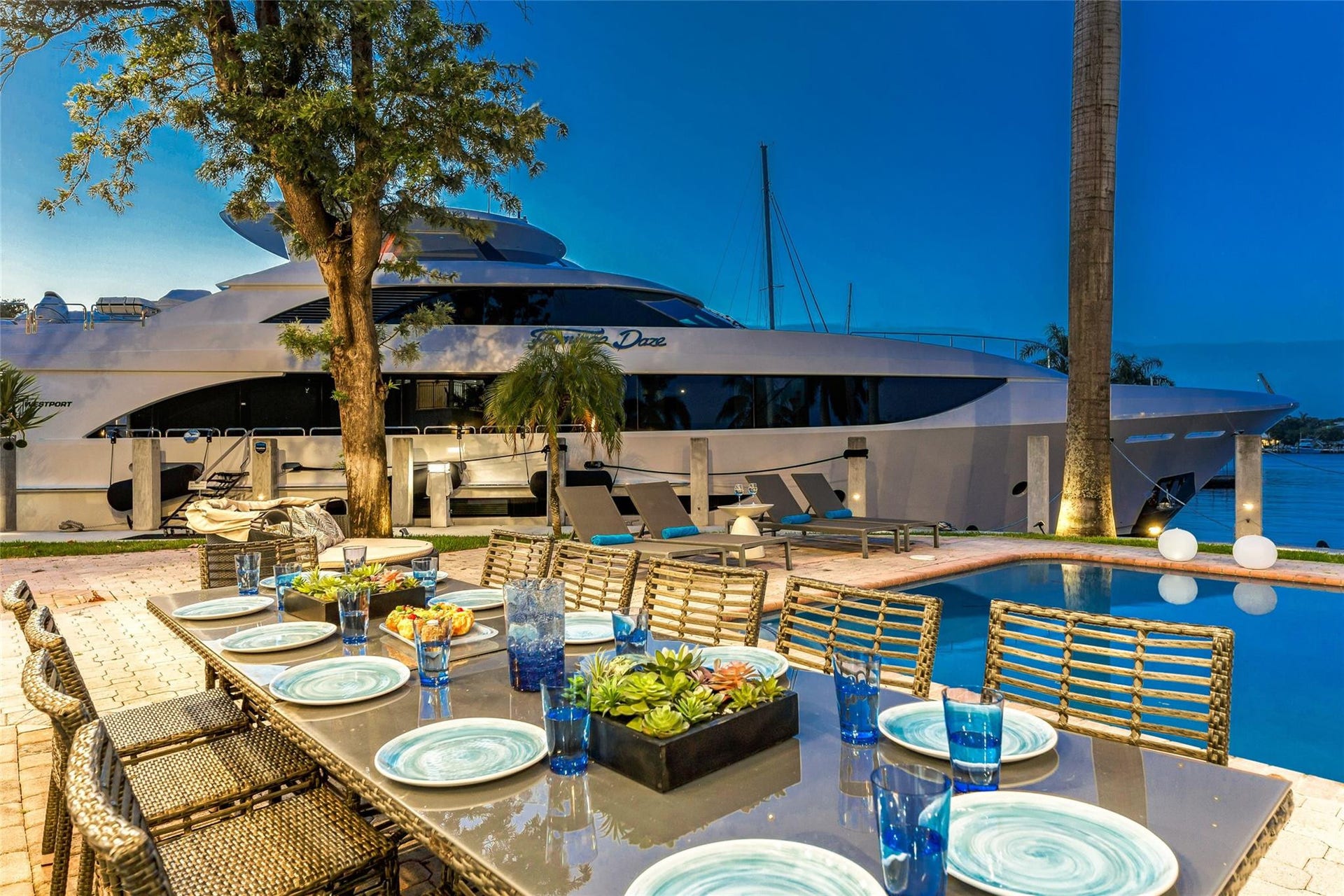 616 1st Key Drive, Fort Lauderdale, FL 33304 Outdoor waterfront Point Lot with pool area with outdoor dining, lounge chairs, BBQ & siting area.