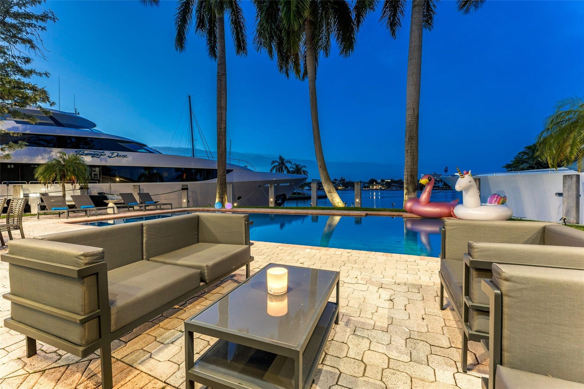 616 1st Key Drive, Fort Lauderdale, FL 33304 Outdoor waterfront Point Lot with pool area with outdoor dining, lounge chairs, BBQ & siting area.