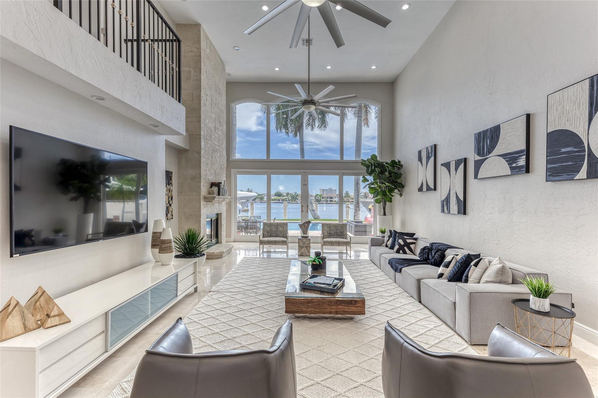 616 1st Key Drive, Fort Lauderdale, FL 33304 Open Layout Family Area overlooking Waterway & Pool Area