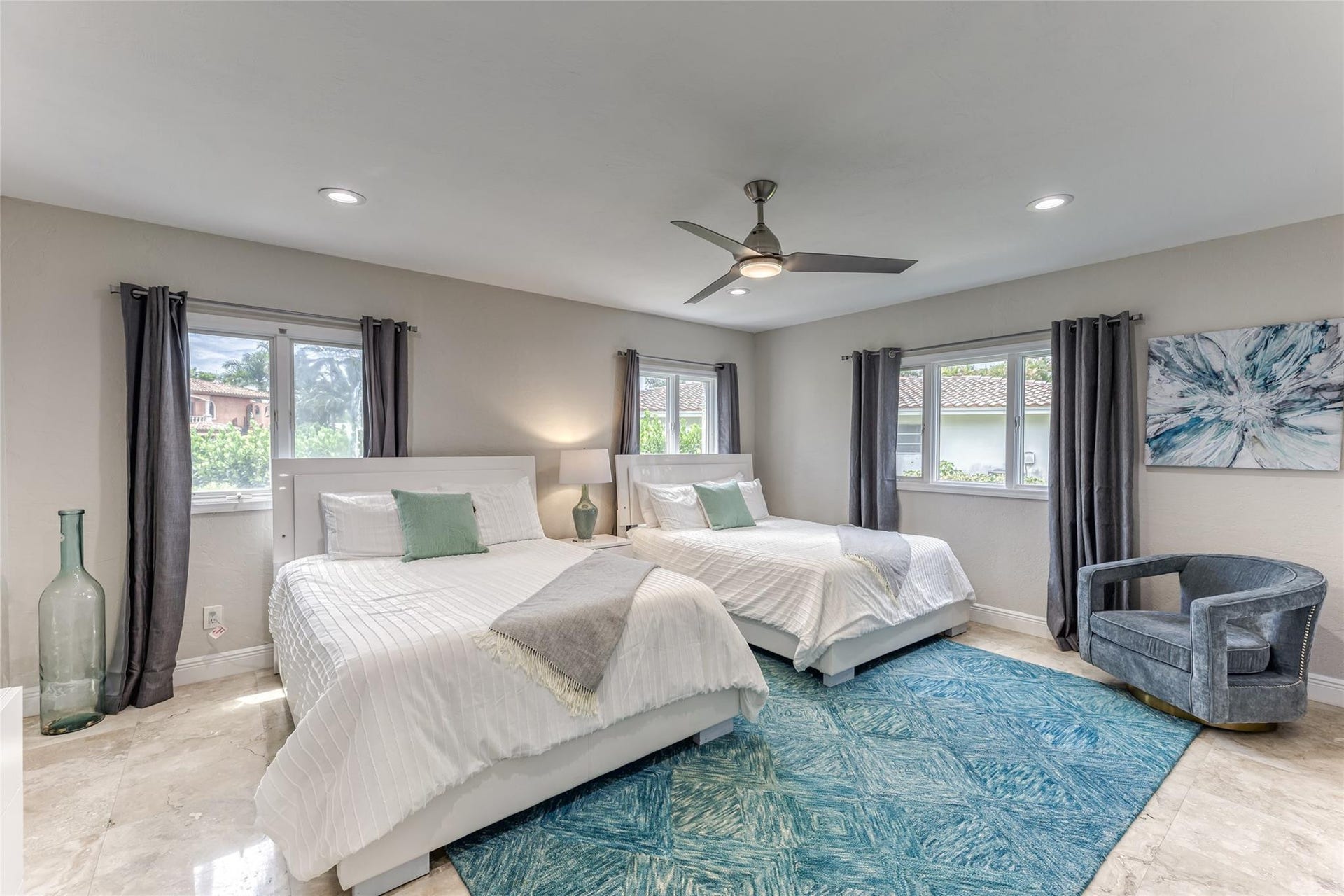 616 1st Key Drive, Fort Lauderdale, FL 33304 BEDROOM #4 (Downstairs) 2 Queen Size Beds Jack n Jill Bathroom Smart TV