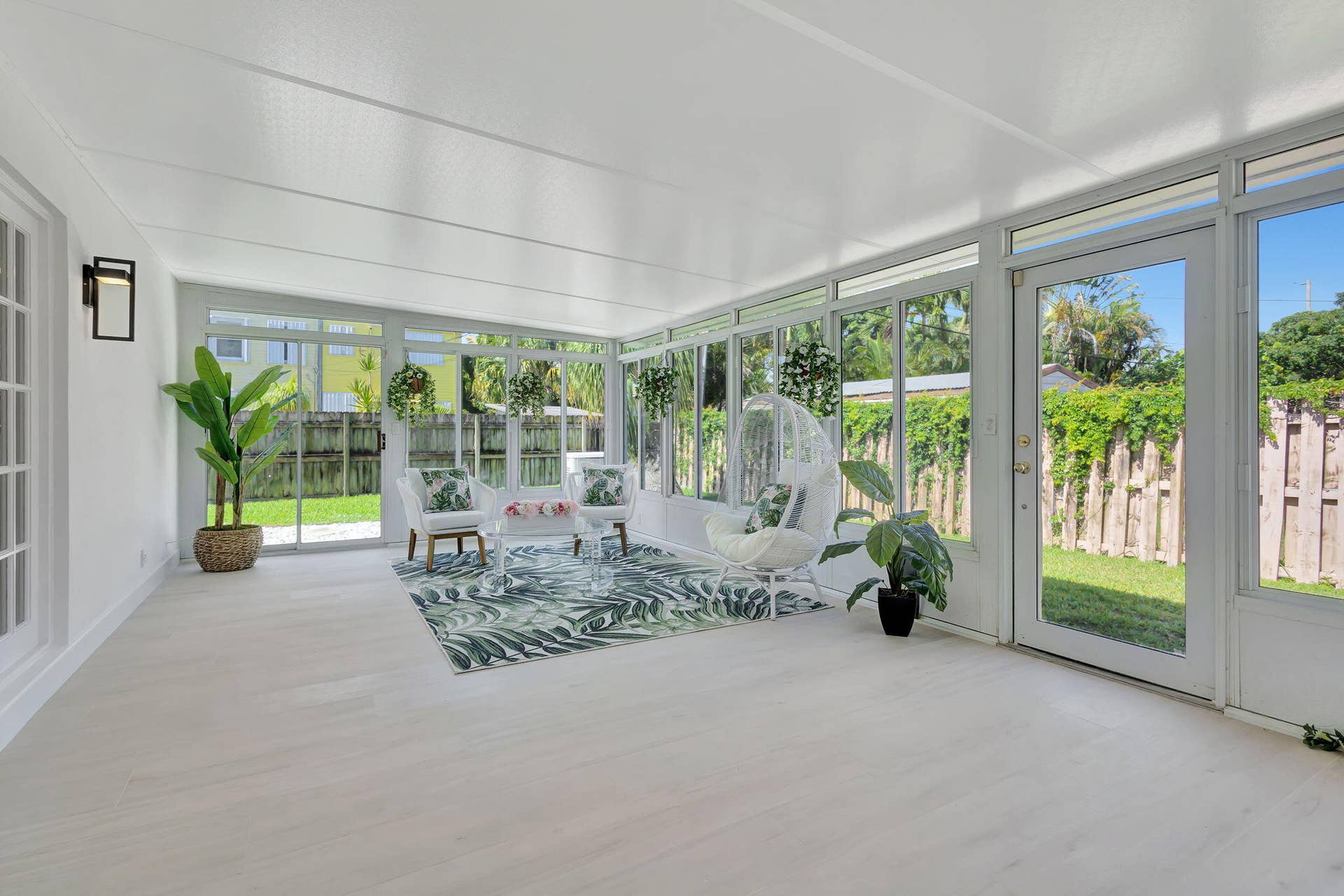 338 Palmetto Street, West Palm Beach, FL 33405 Screened Patio