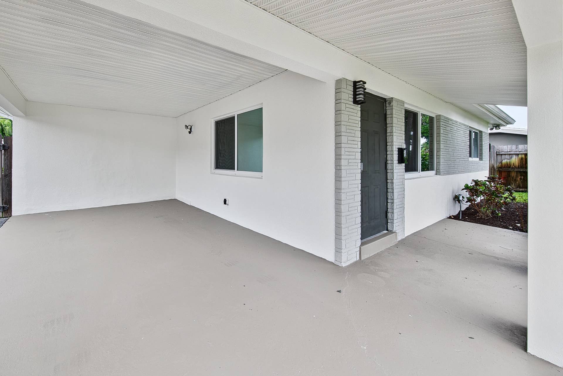 341 NE 45TH Street, Oakland Park, FL 33334 Carport