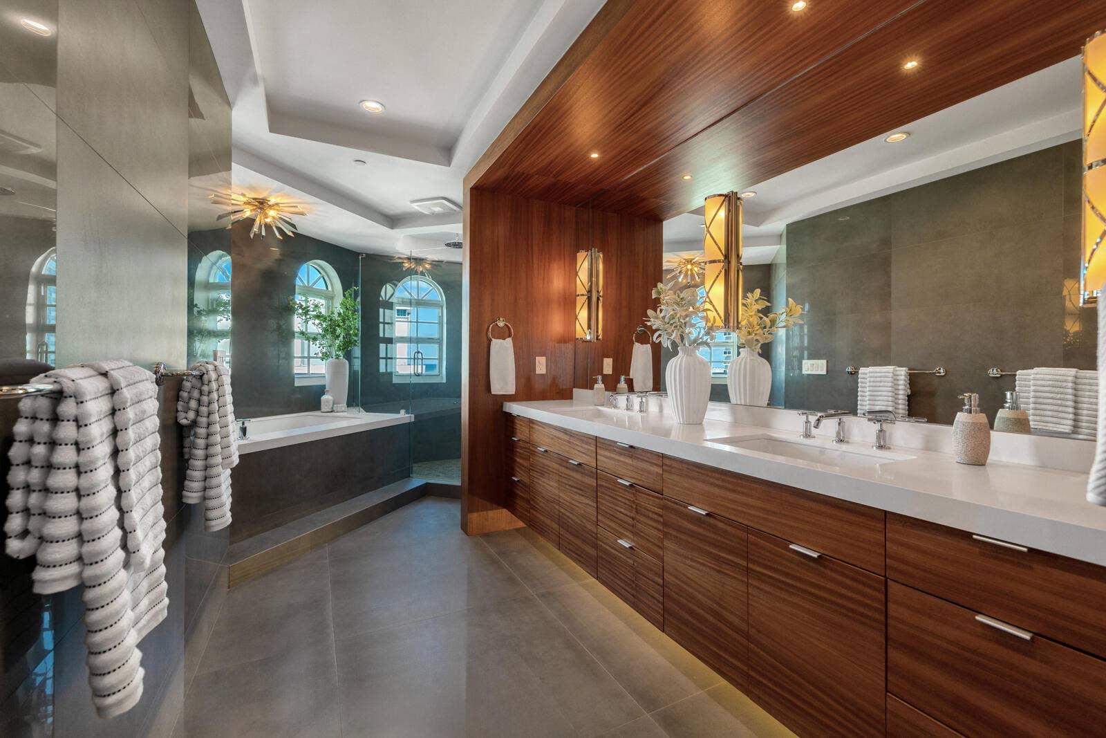 301 N Birch Road, #7N, Fort Lauderdale, FL 33304 Primary Bathroom