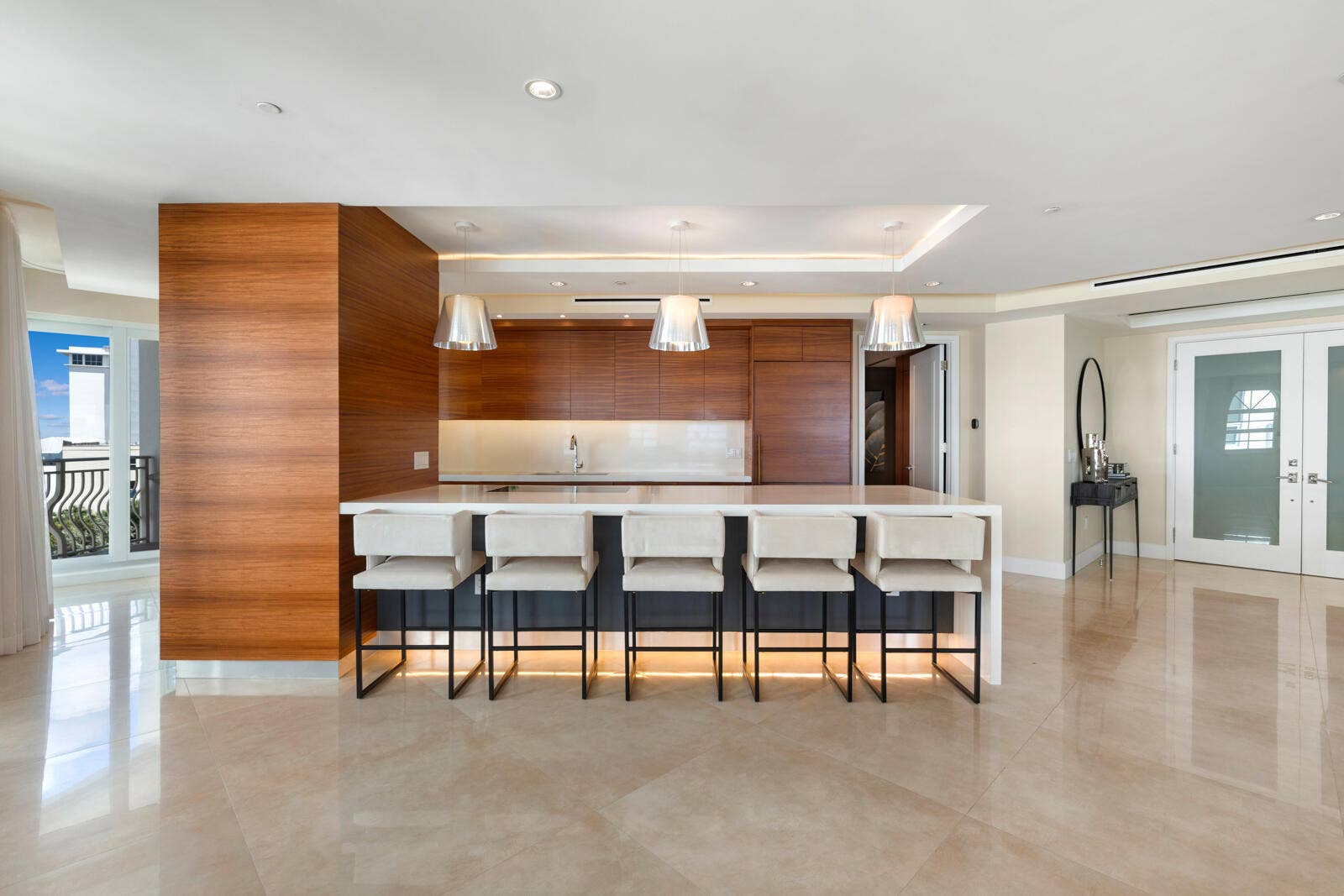 301 N Birch Road, #7N, Fort Lauderdale, FL 33304 Kitchen