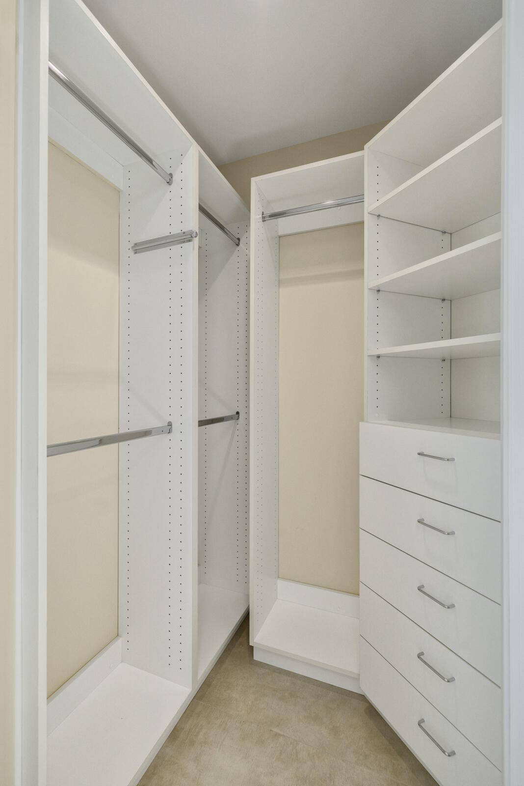 301 N Birch Road, #7N, Fort Lauderdale, FL 33304 Guest Closet