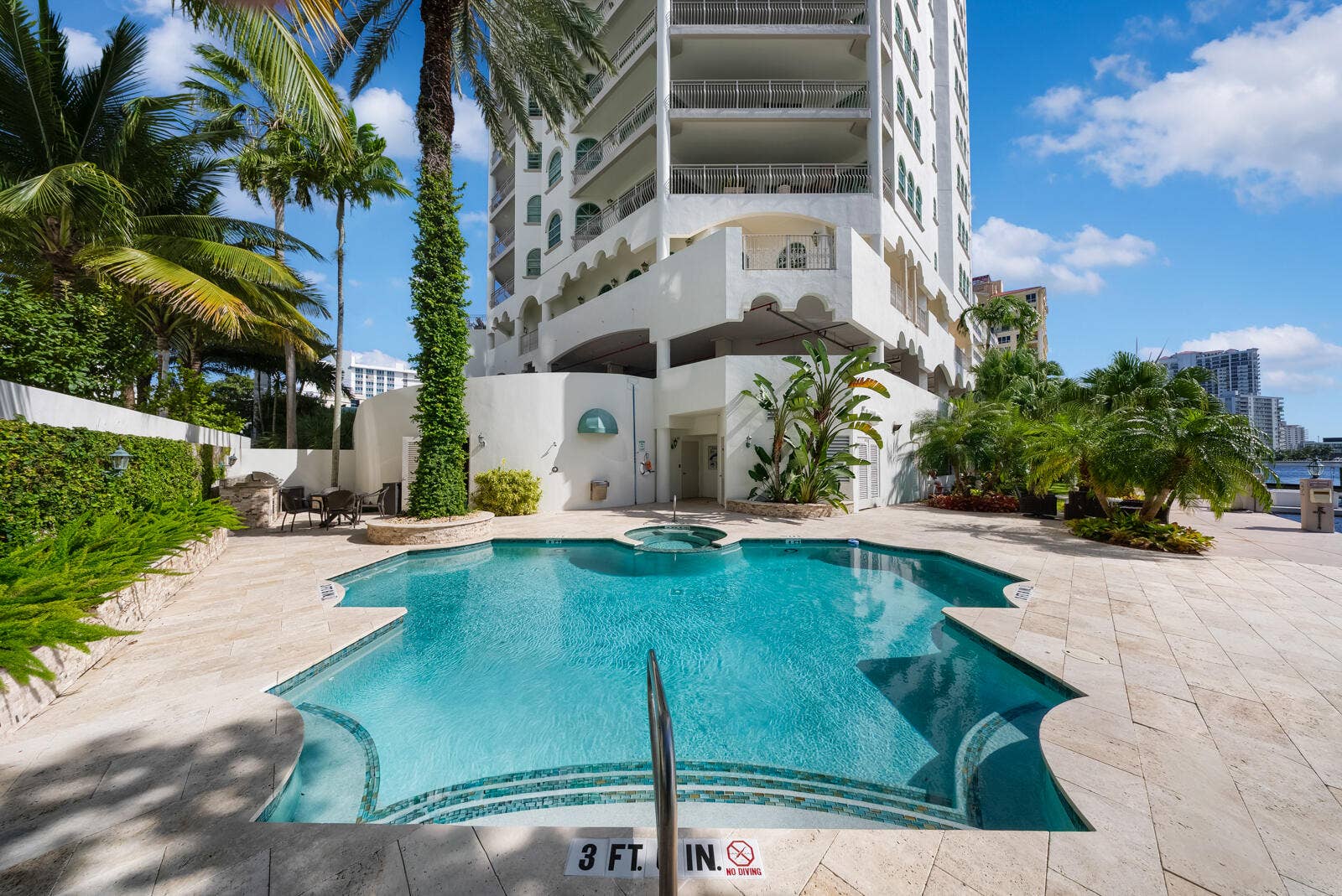 301 N Birch Road, #7N, Fort Lauderdale, FL 33304 Pool