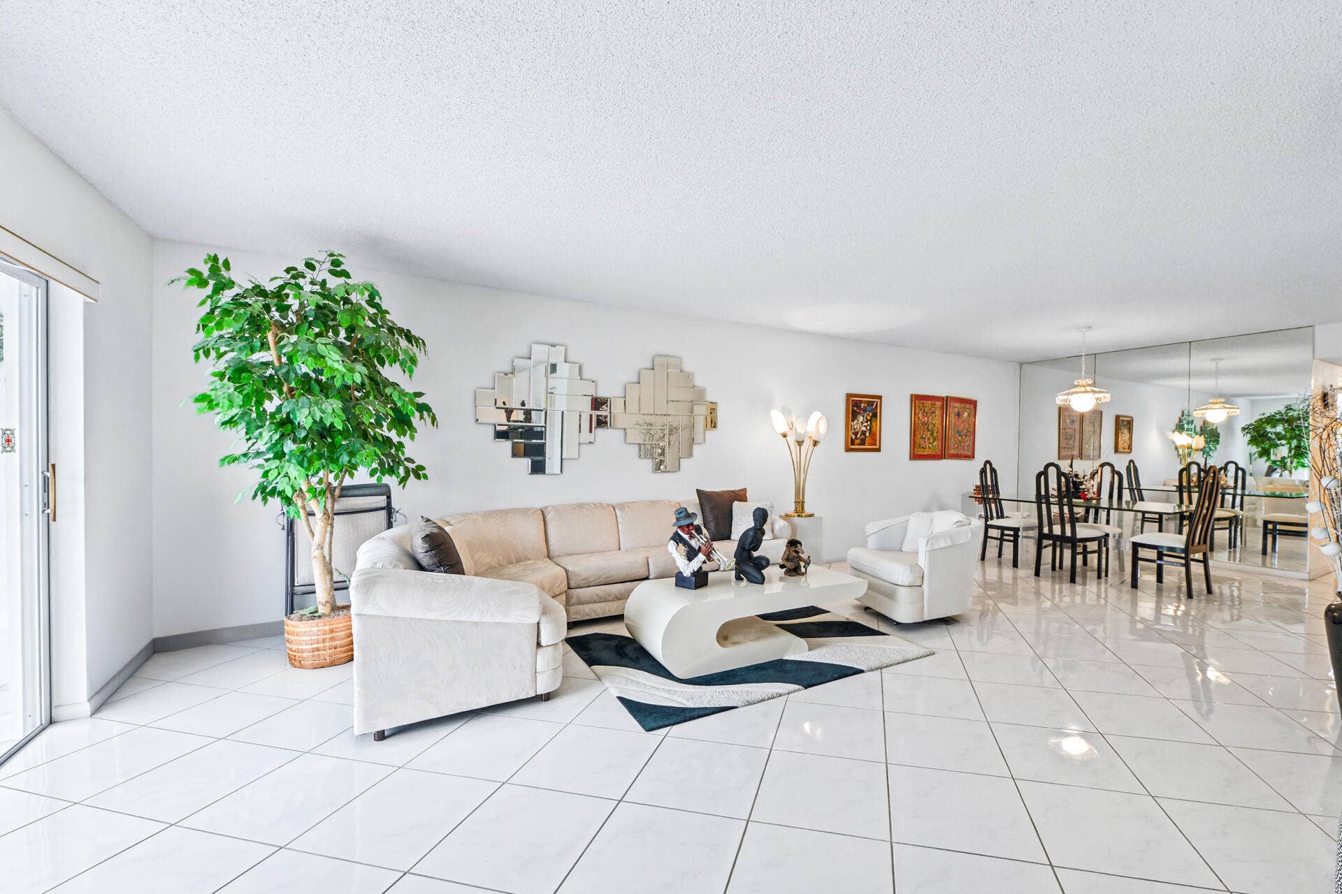 20261022 - 6260 South Falls Circle Drive