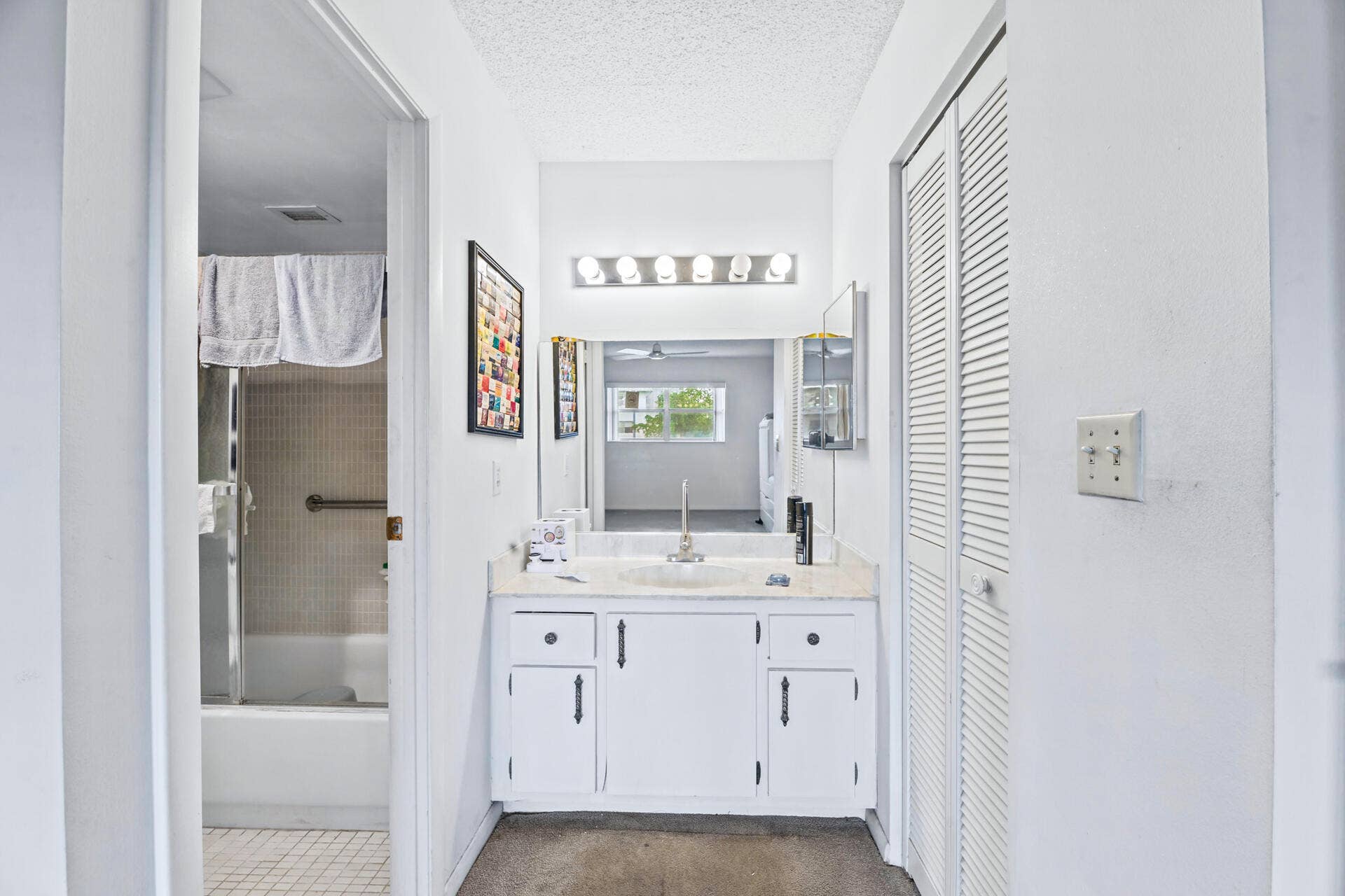 20261022 - 6260 South Falls Circle Drive