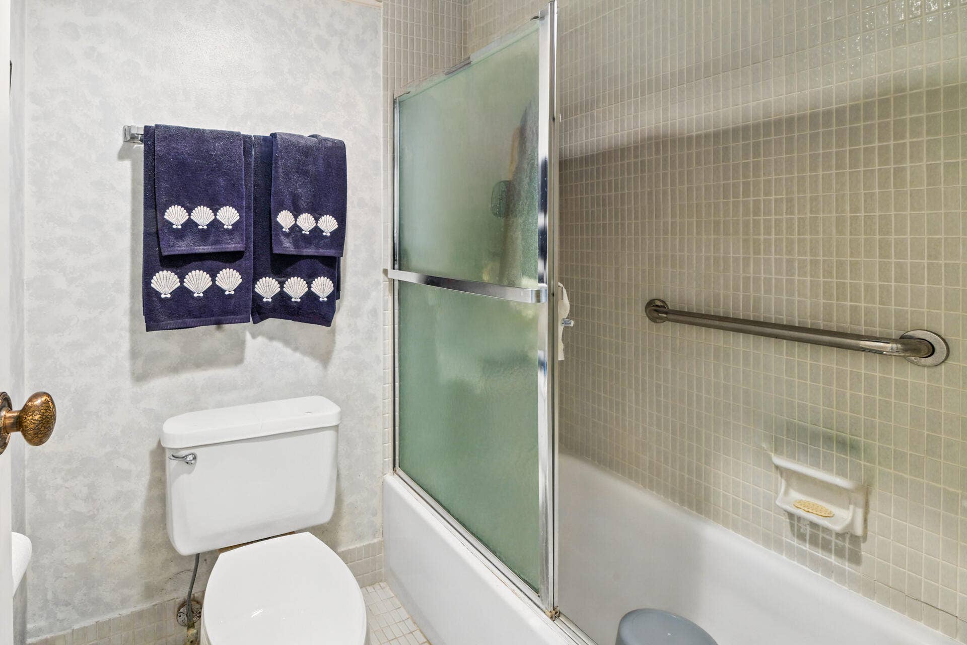 20261022 - 6260 South Falls Circle Drive