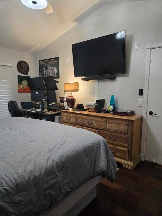 Master Bedroom (2)