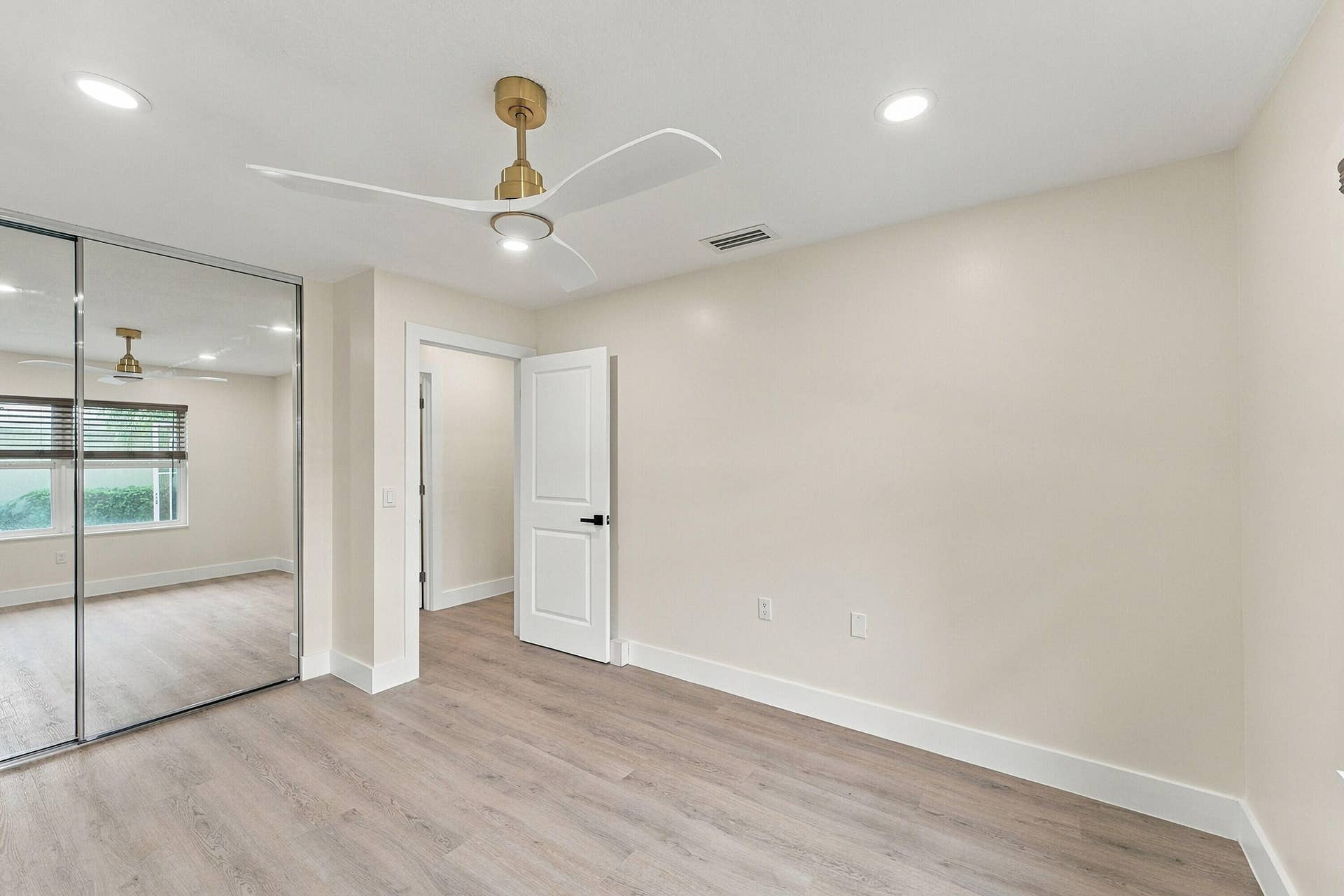2398 SARATOGA BAY Drive, West Palm Beach, FL 33409 2nd bedroom