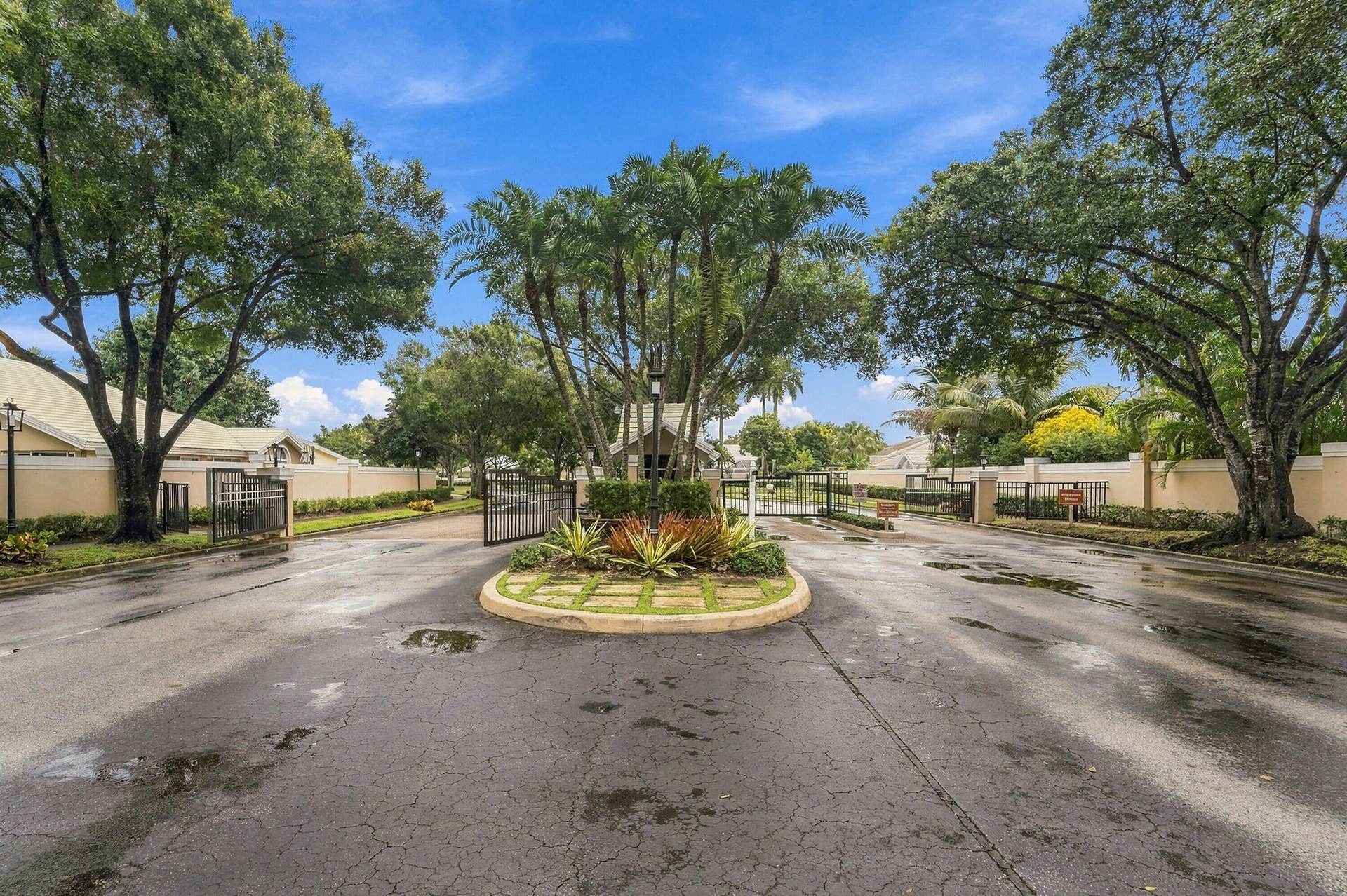 2398 SARATOGA BAY Drive, West Palm Beach, FL 33409 Front entrance