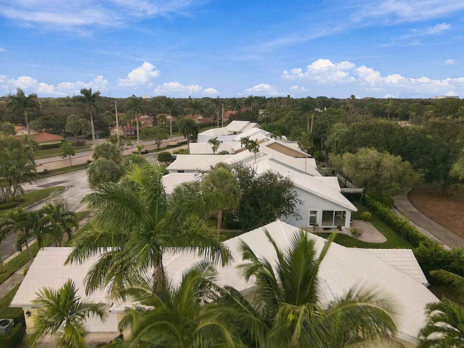 2398 SARATOGA BAY Drive, West Palm Beach, FL 33409 46_dji_fly_20261016_115406_116_179216607