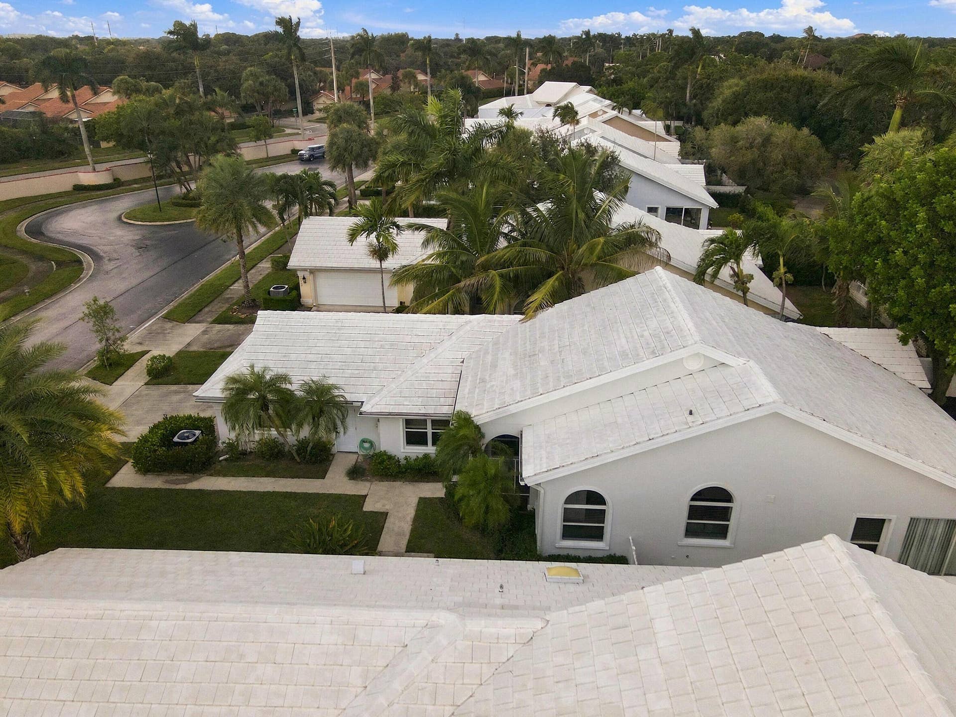 2398 SARATOGA BAY Drive, West Palm Beach, FL 33409 48_dji_fly_20261016_115508_118_179216618