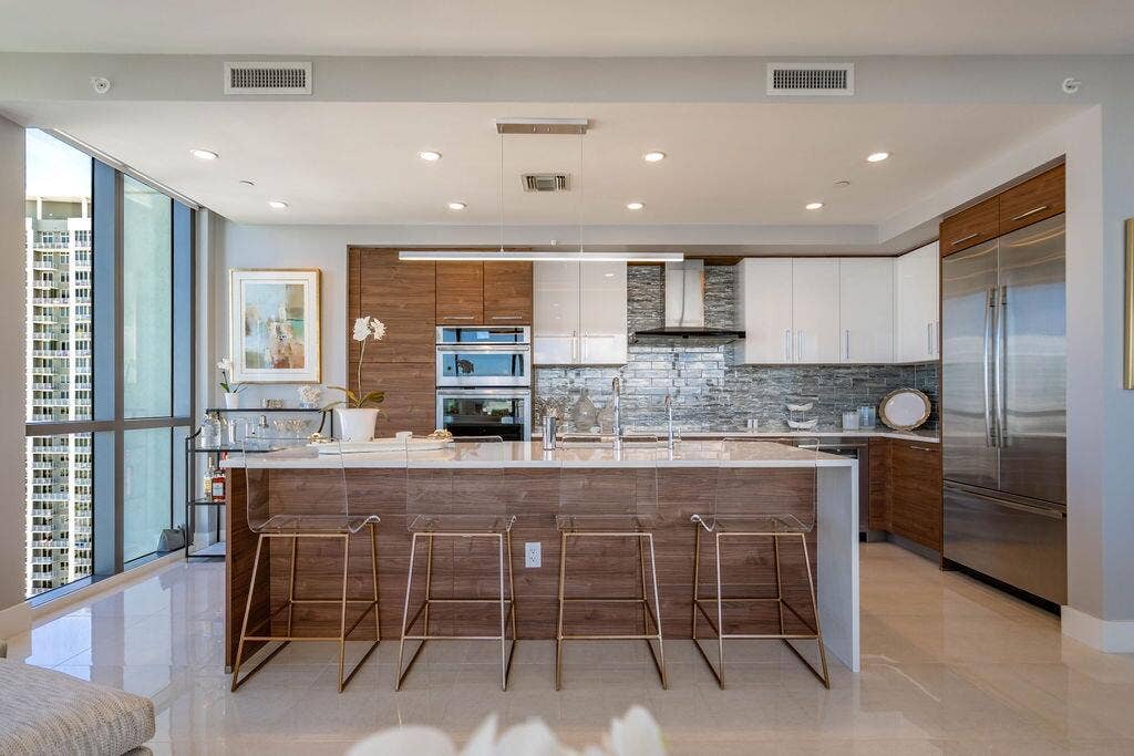 07 Kitchen, Natural Light - Copy