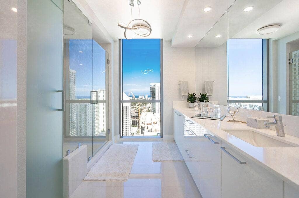 18 Primary Bath Vanity, Natural Light -