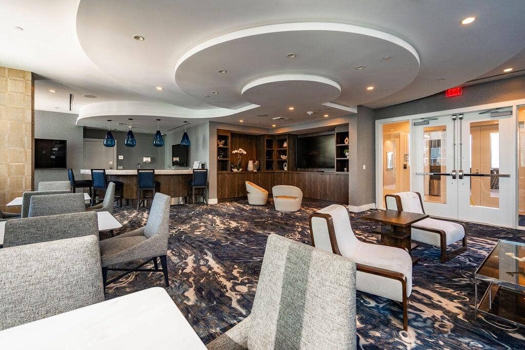 28 Club Room, Natural Light