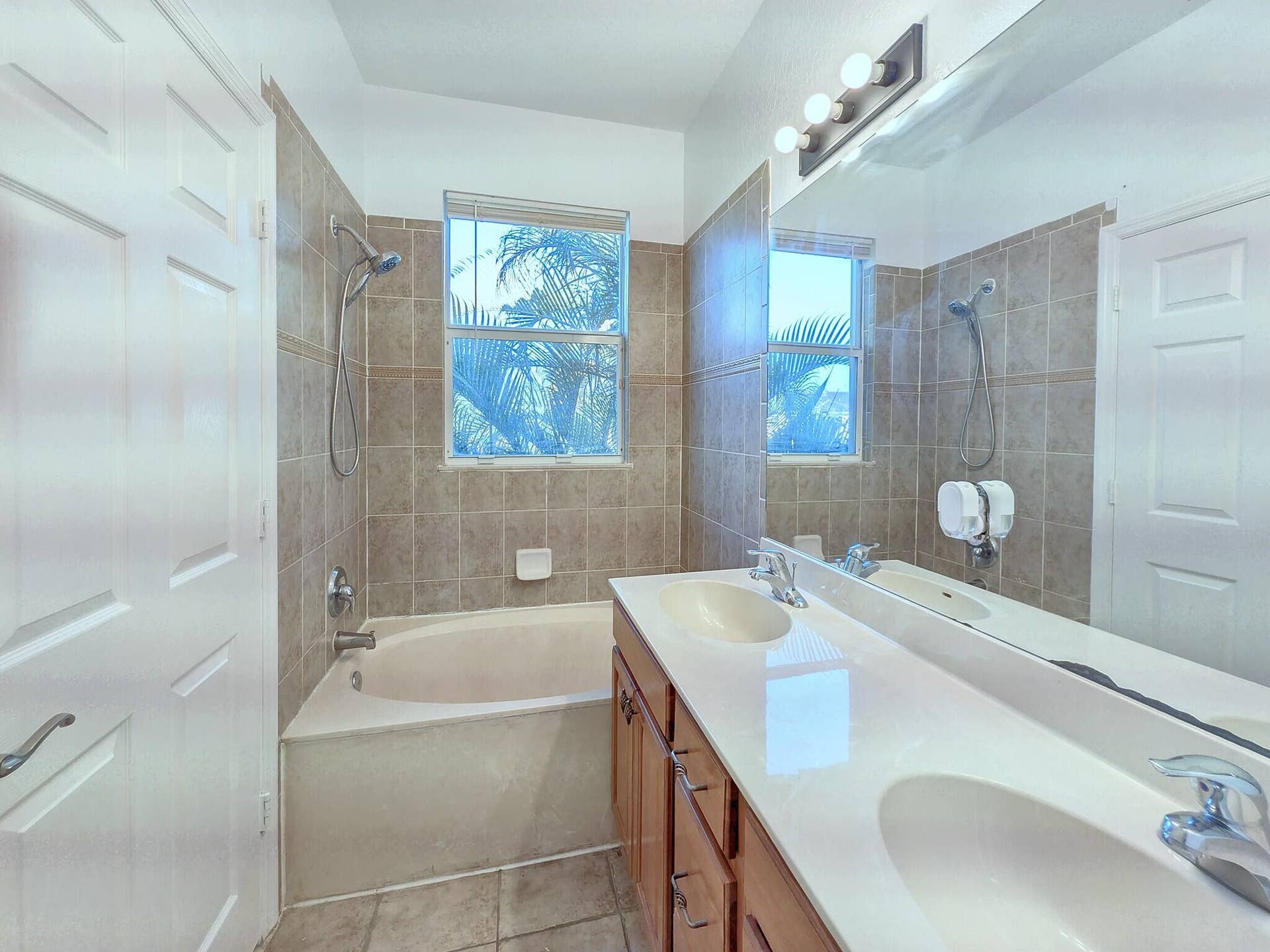 13_12_master_bath