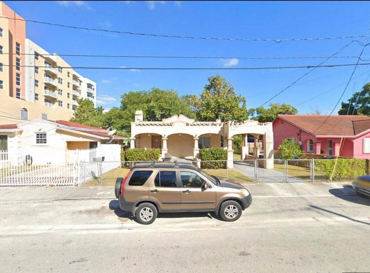 1611 NW 52ND Street, Miami, FL 33142 IMG_1638