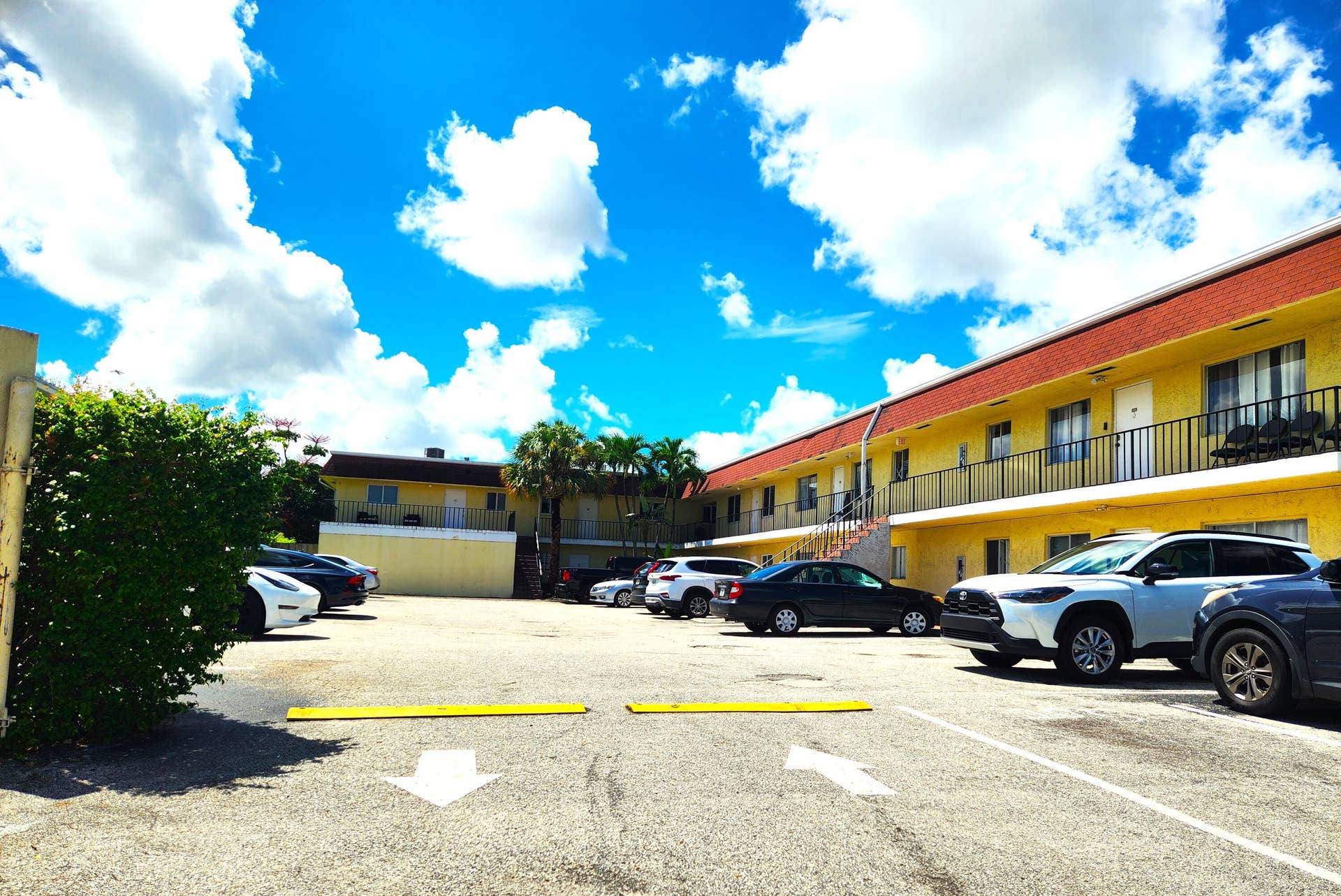 1020 CRYSTAL LAKE Drive, #209, Deerfield Beach, Deerfield Beach, FL 33064 crysal lakes facada
