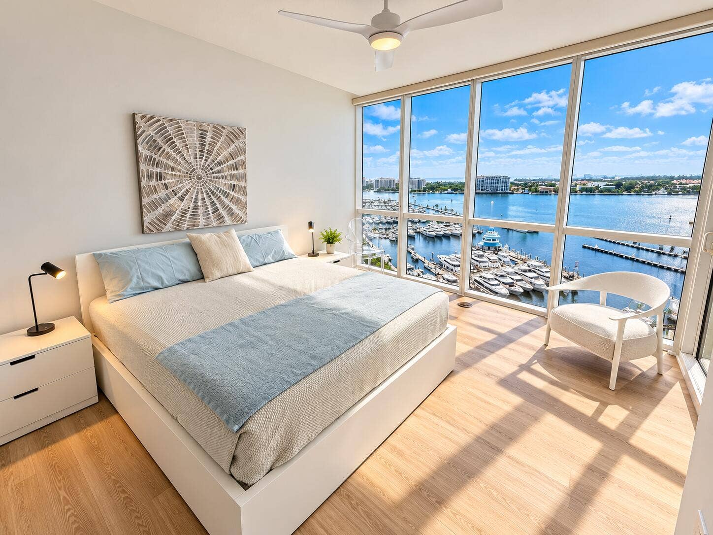 Guest Bedroom Overlooking the Marina eas