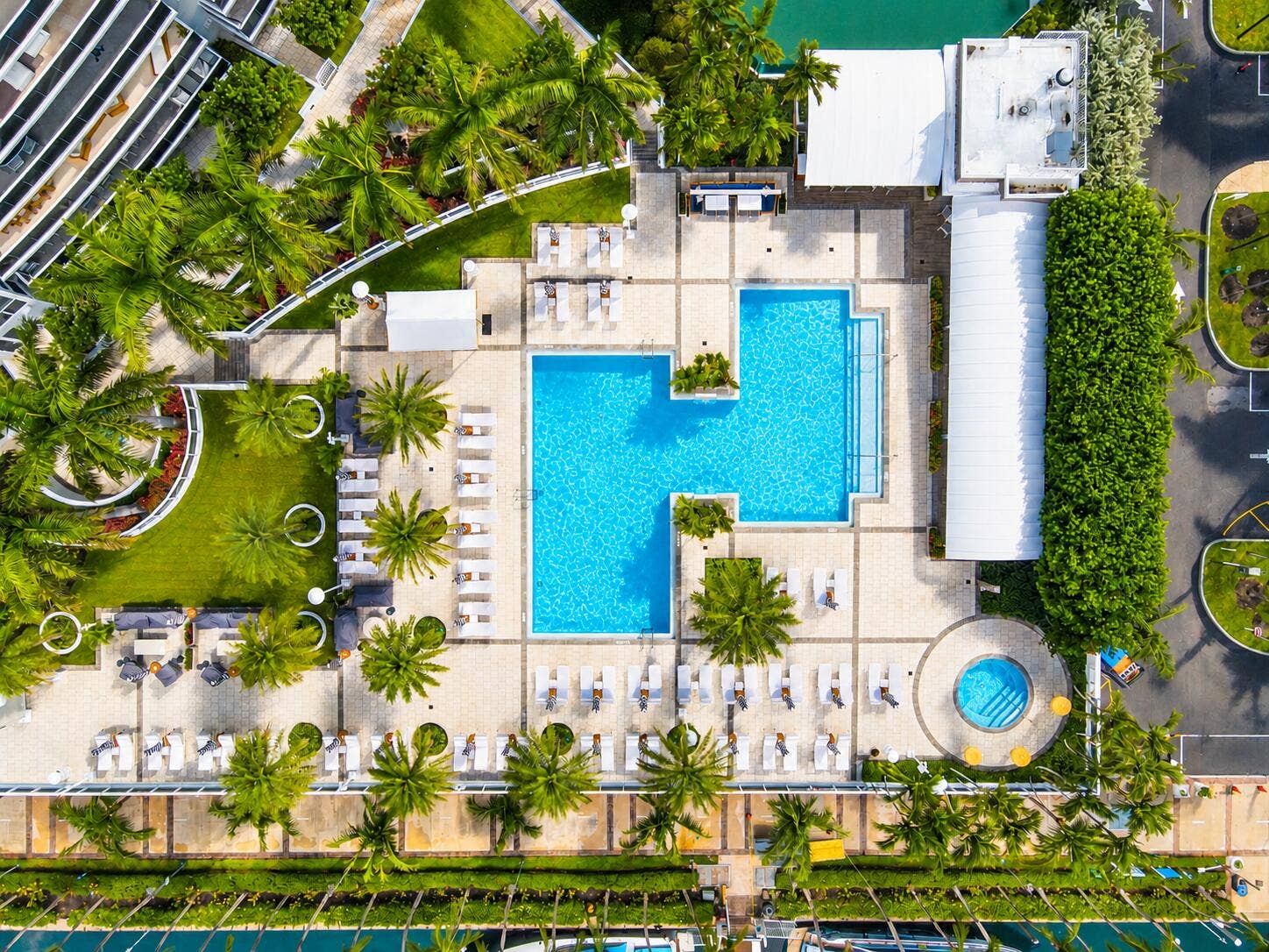 cndo Pool Terrace